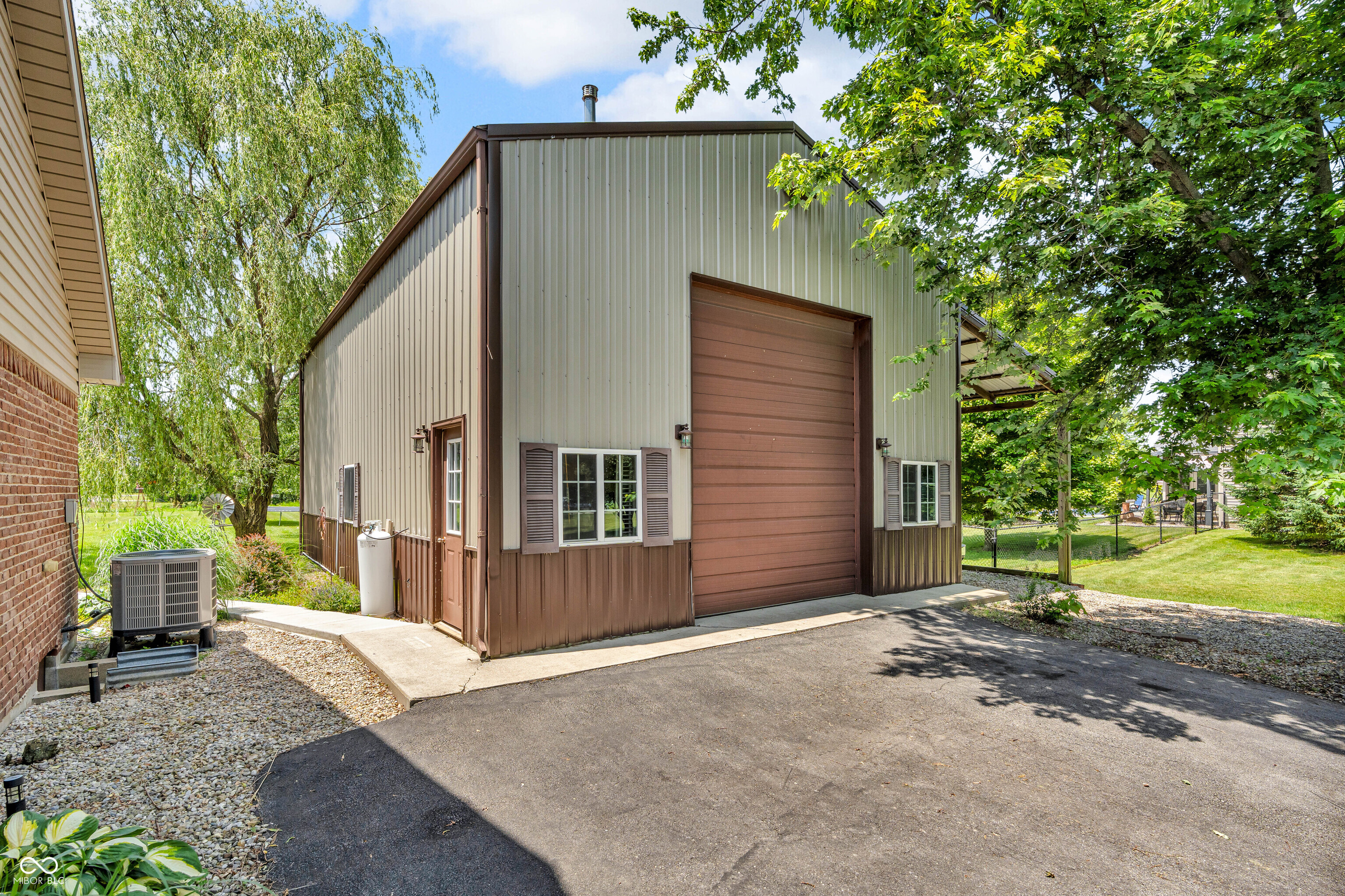 10174 N County Road 471 E