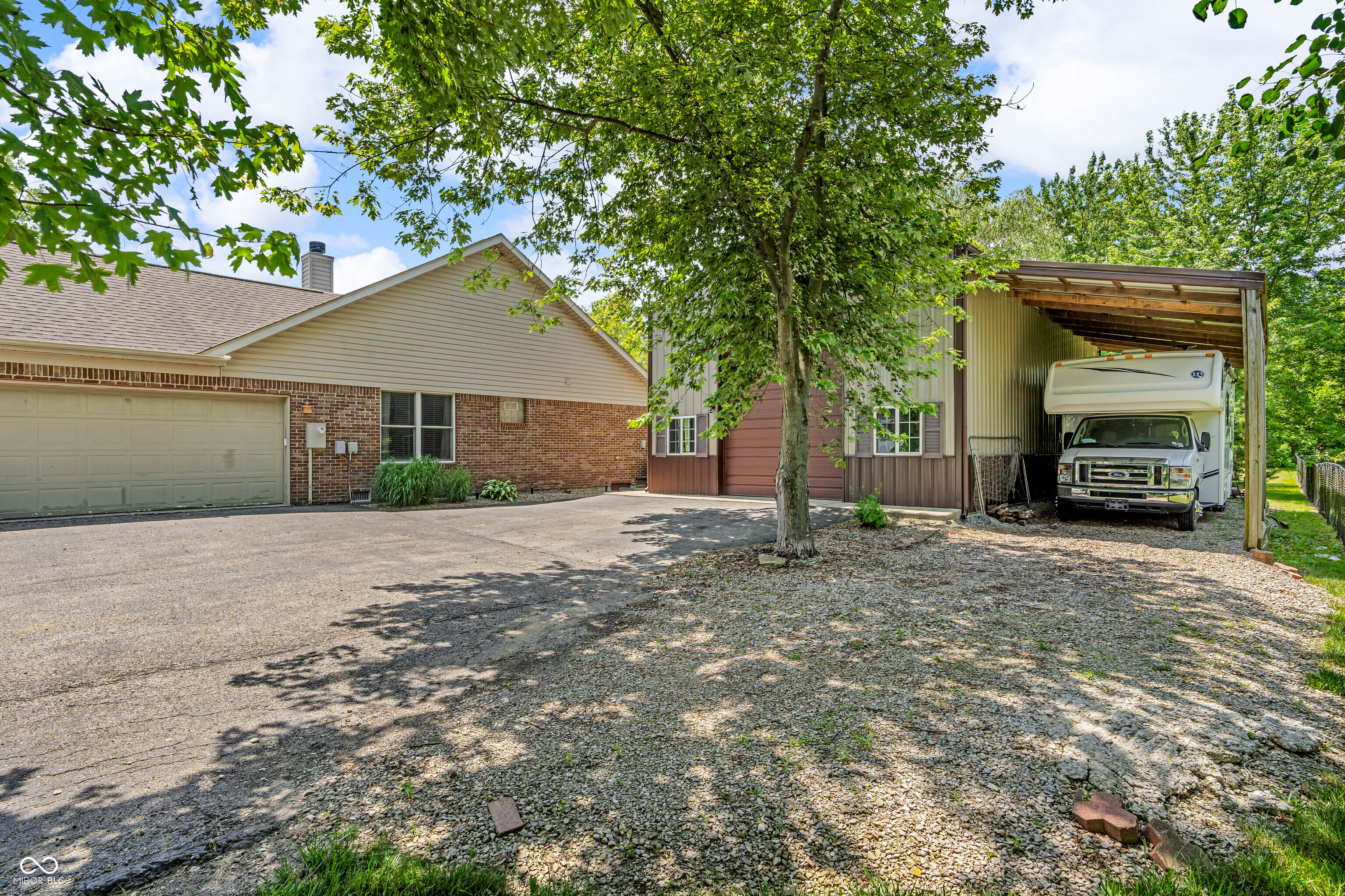 10174 N County Road 471 E