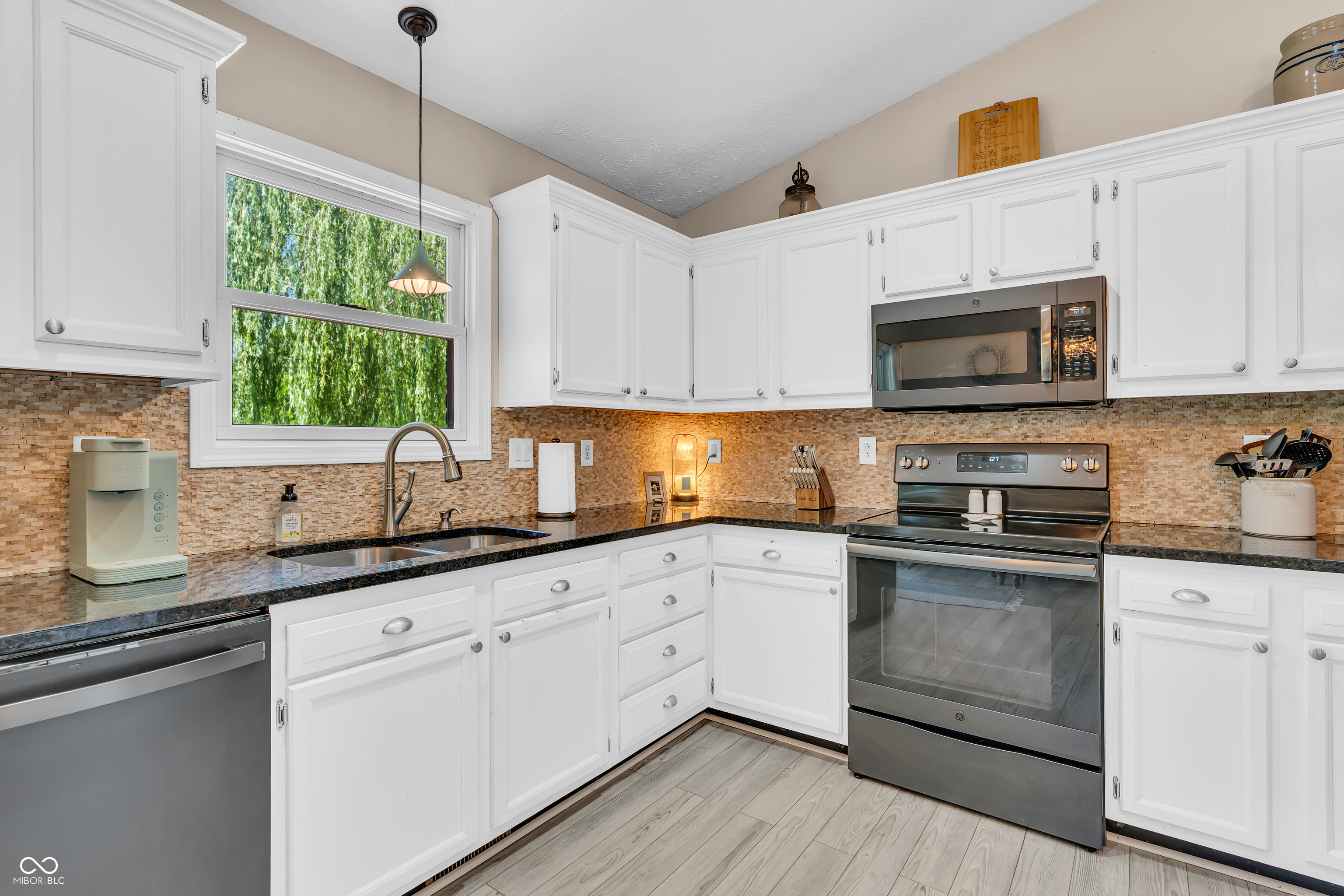 10174 N County Road 471 E