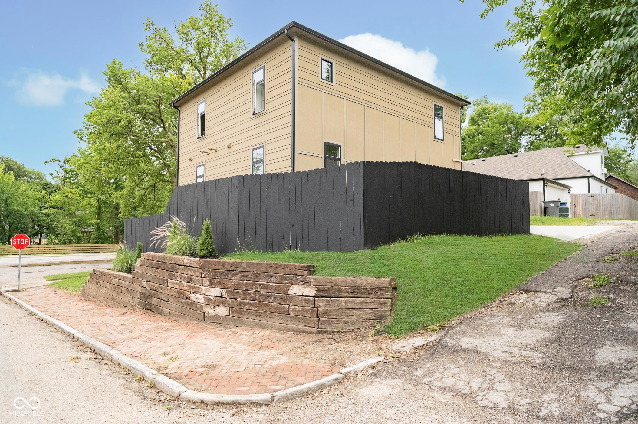 2130 Brookside Pkwy N Drive