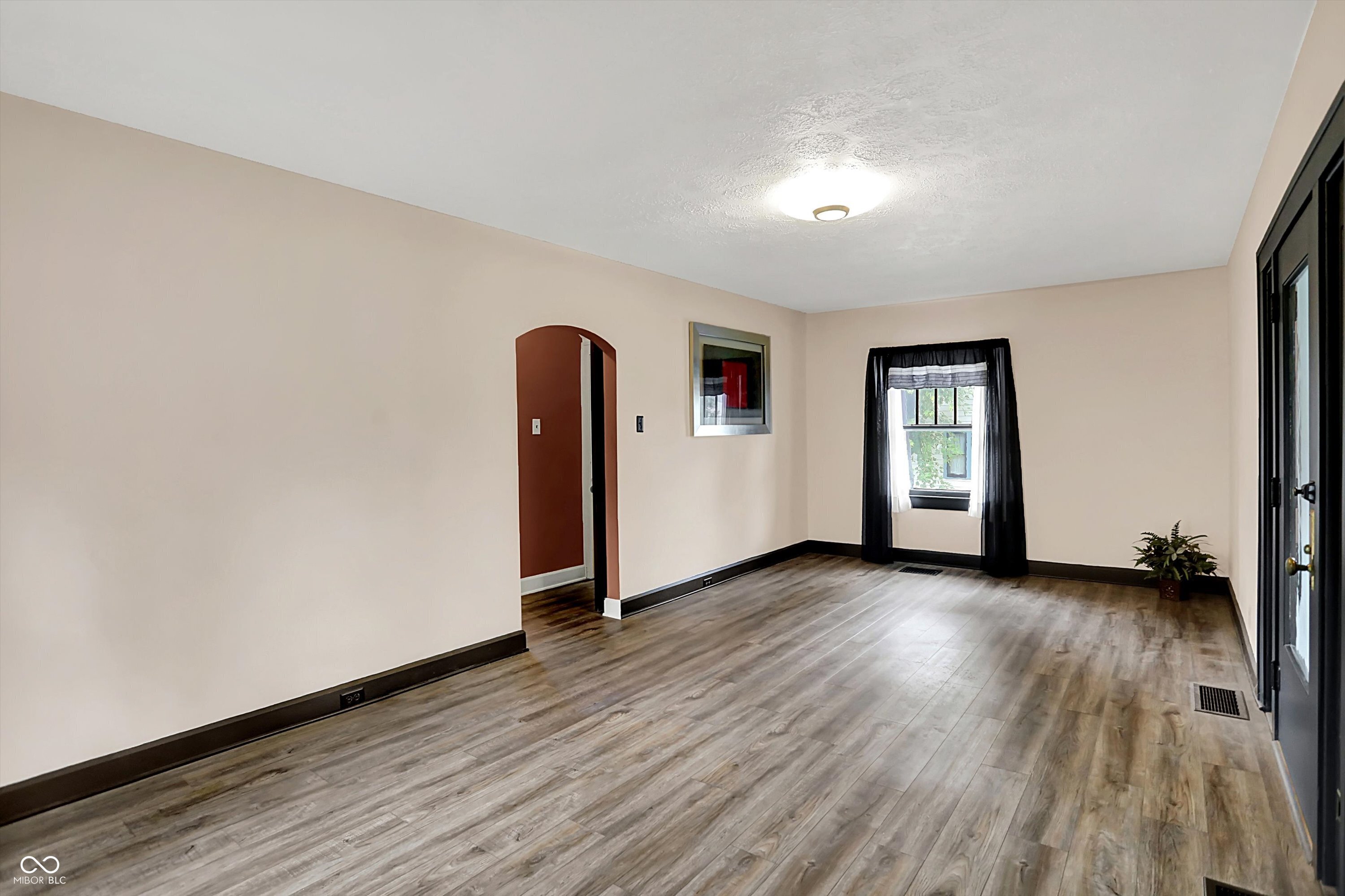 2502 S Delaware Street