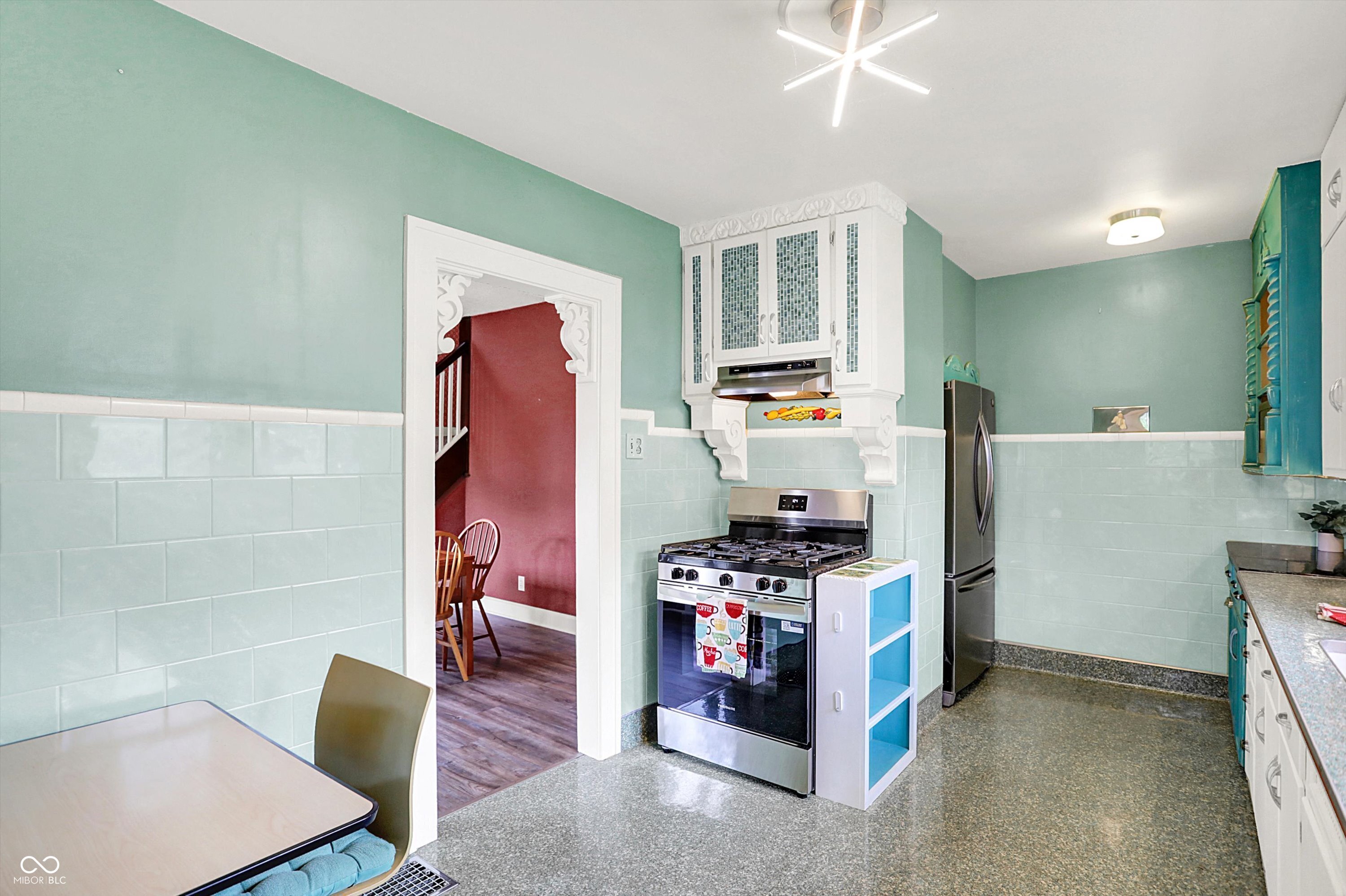 2502 S Delaware Street