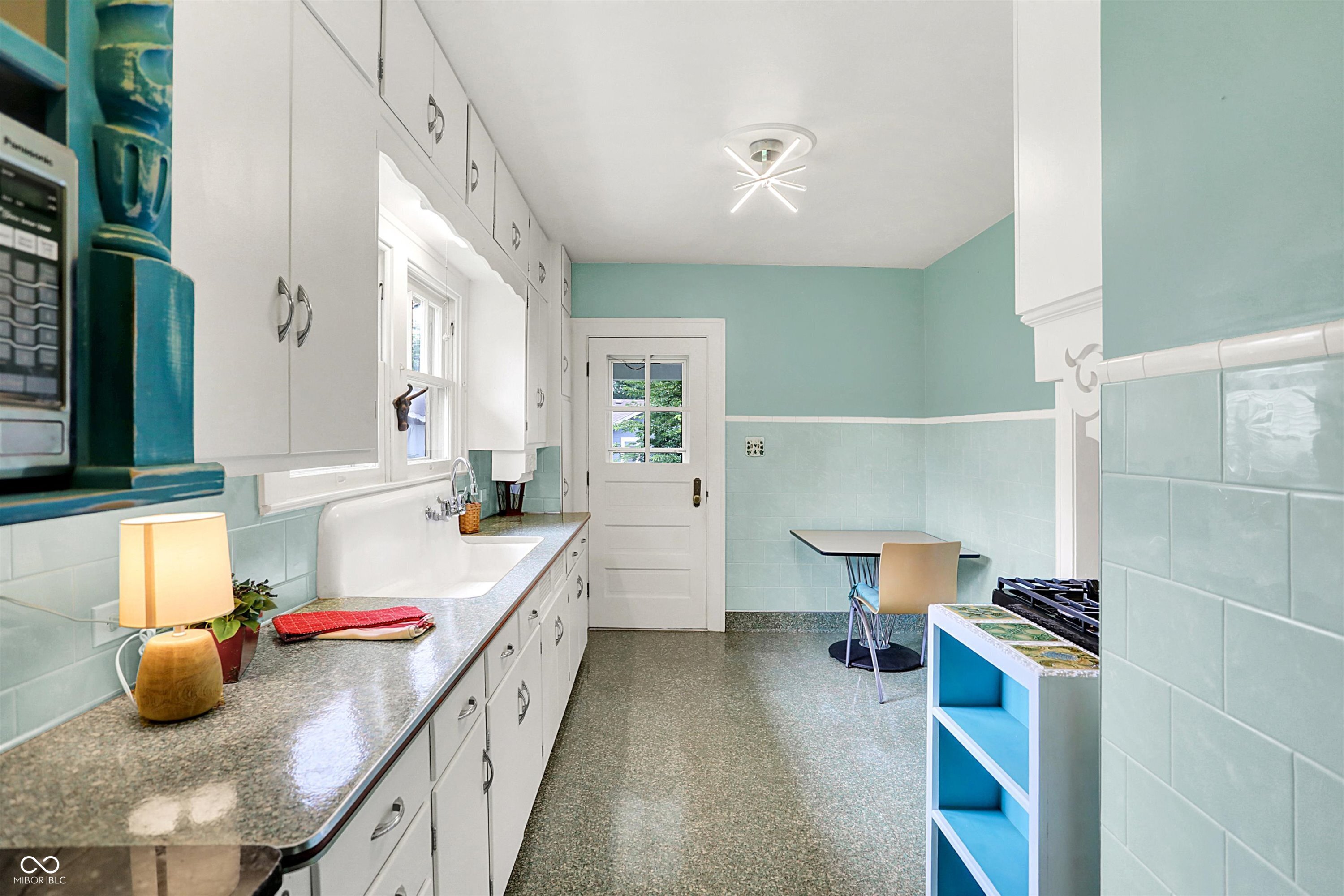 2502 S Delaware Street