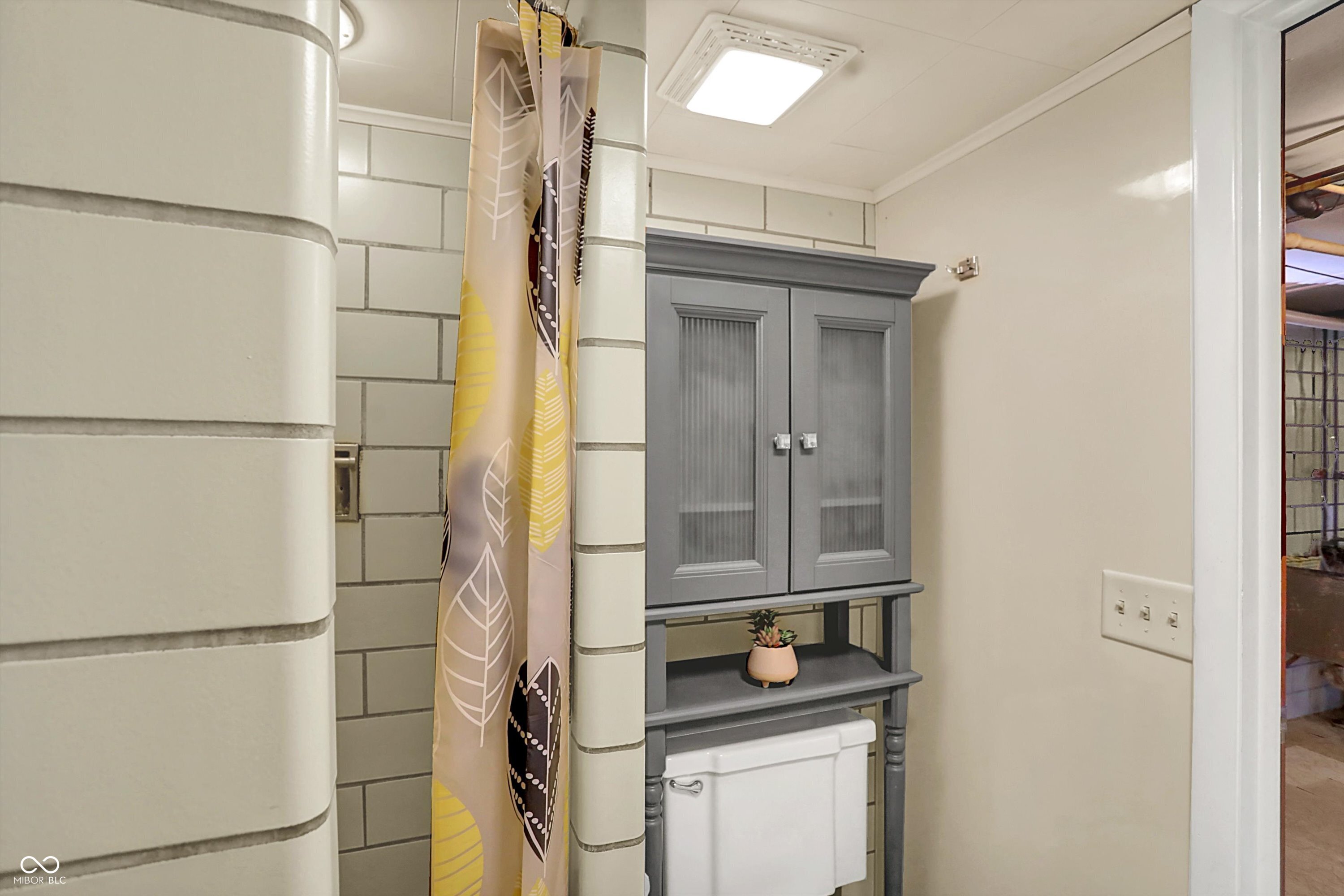 2502 S Delaware Street