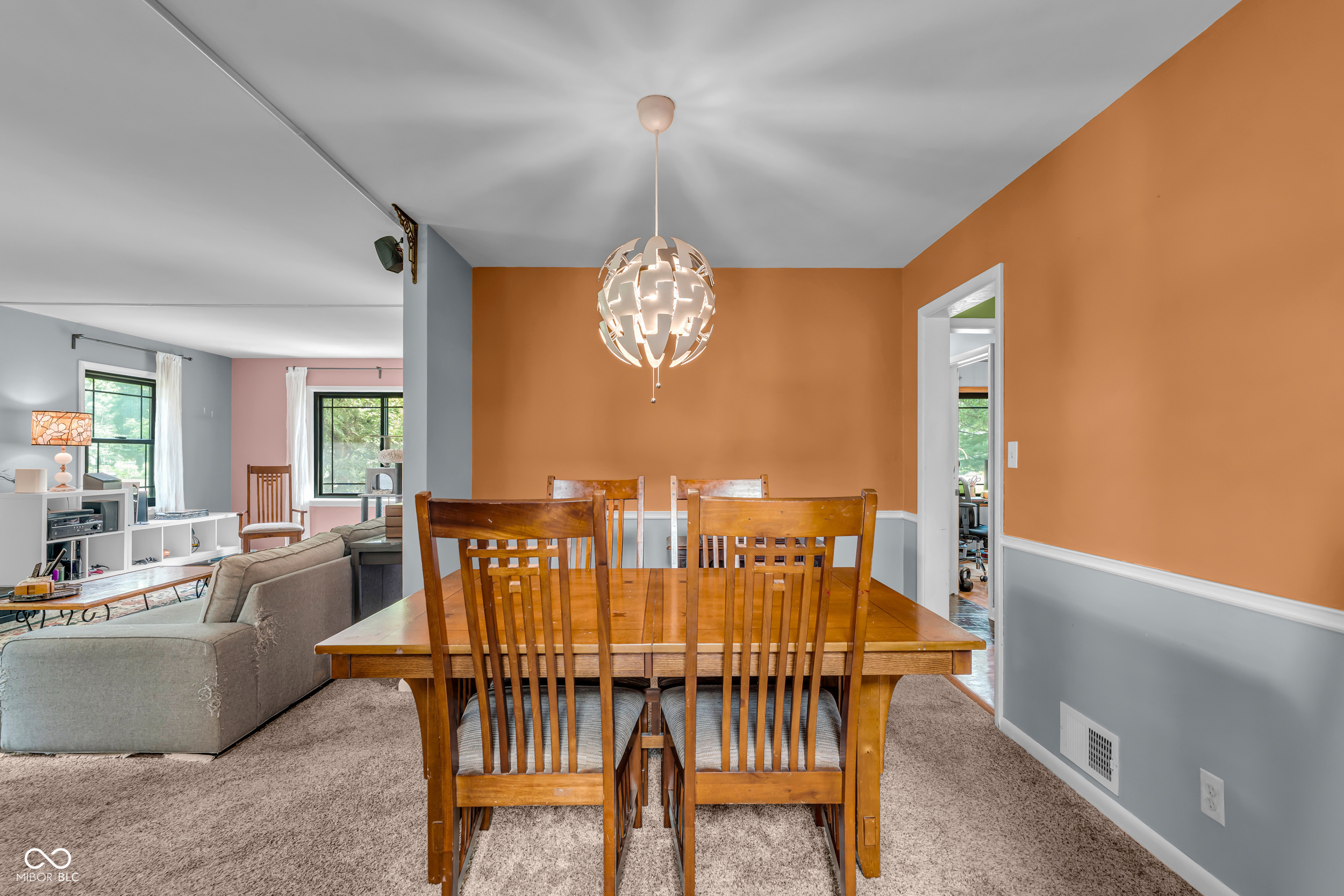 926 Oakwood Trail