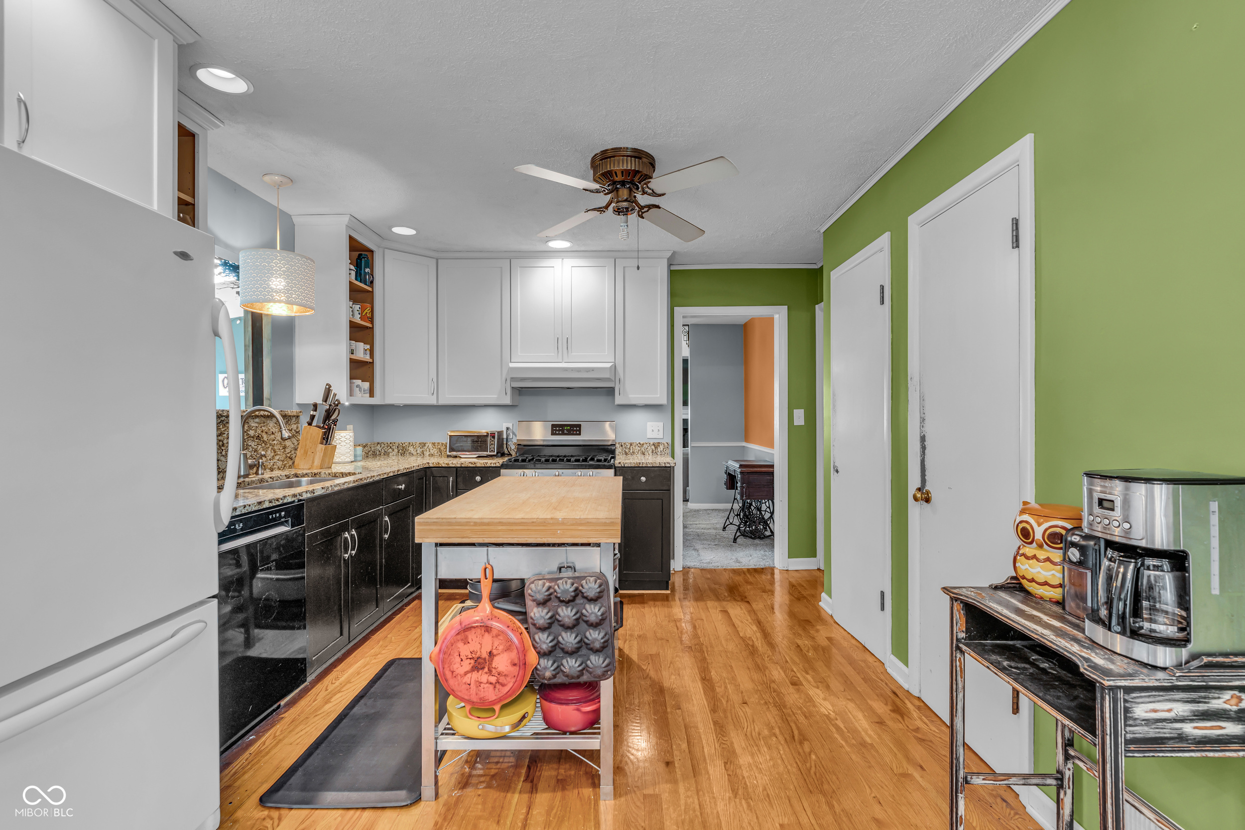 926 Oakwood Trail