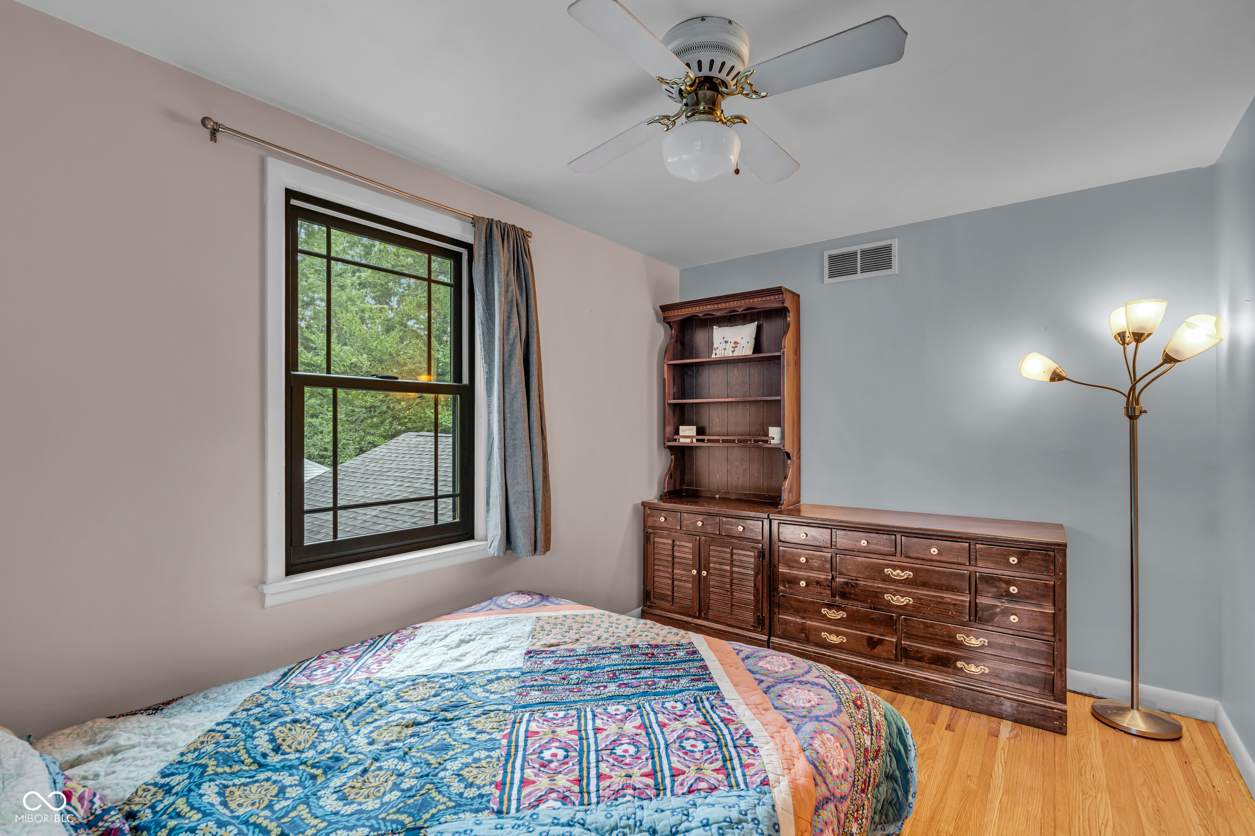 926 Oakwood Trail