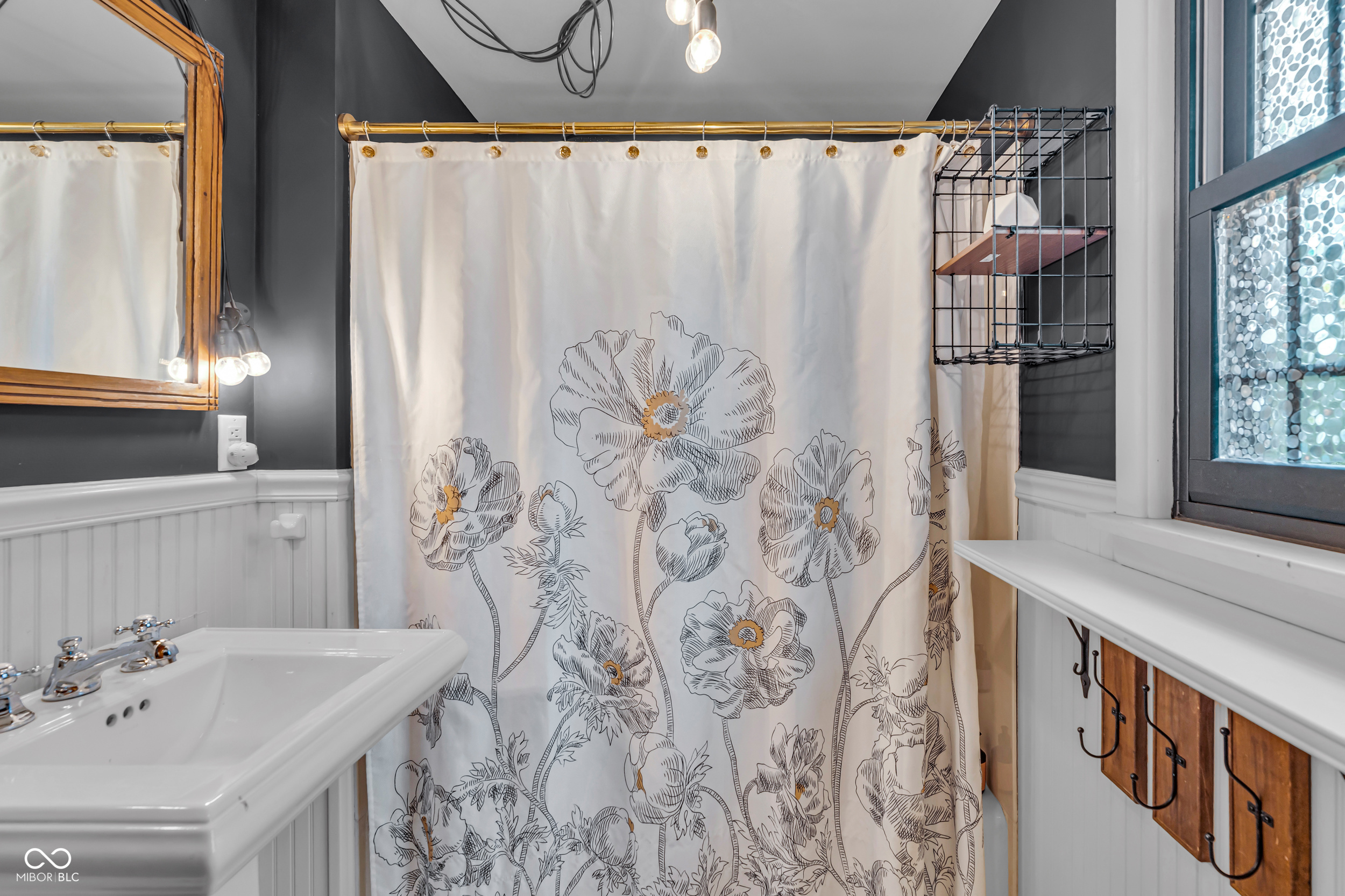 926 Oakwood Trail