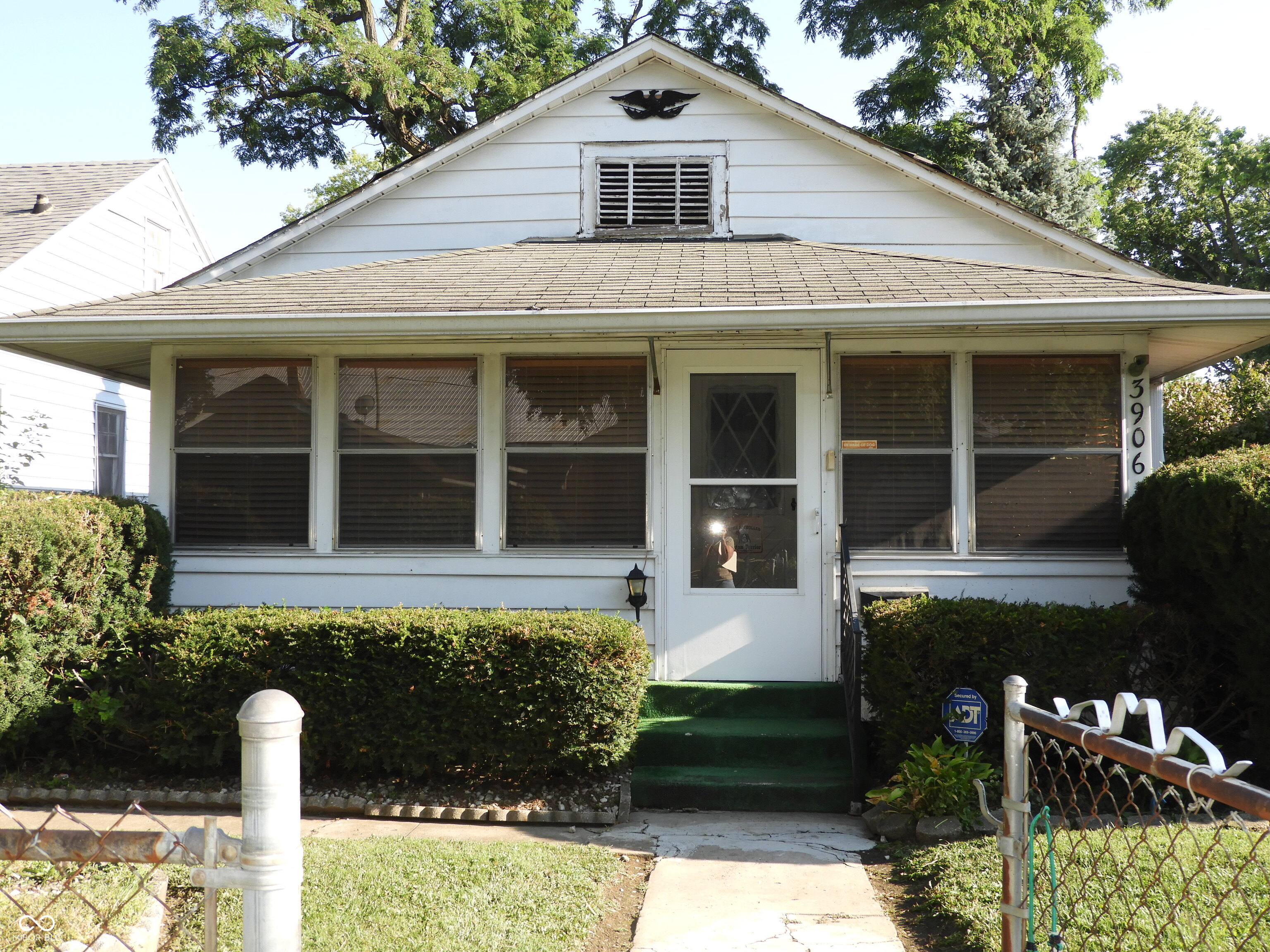 3906 Hoyt Avenue