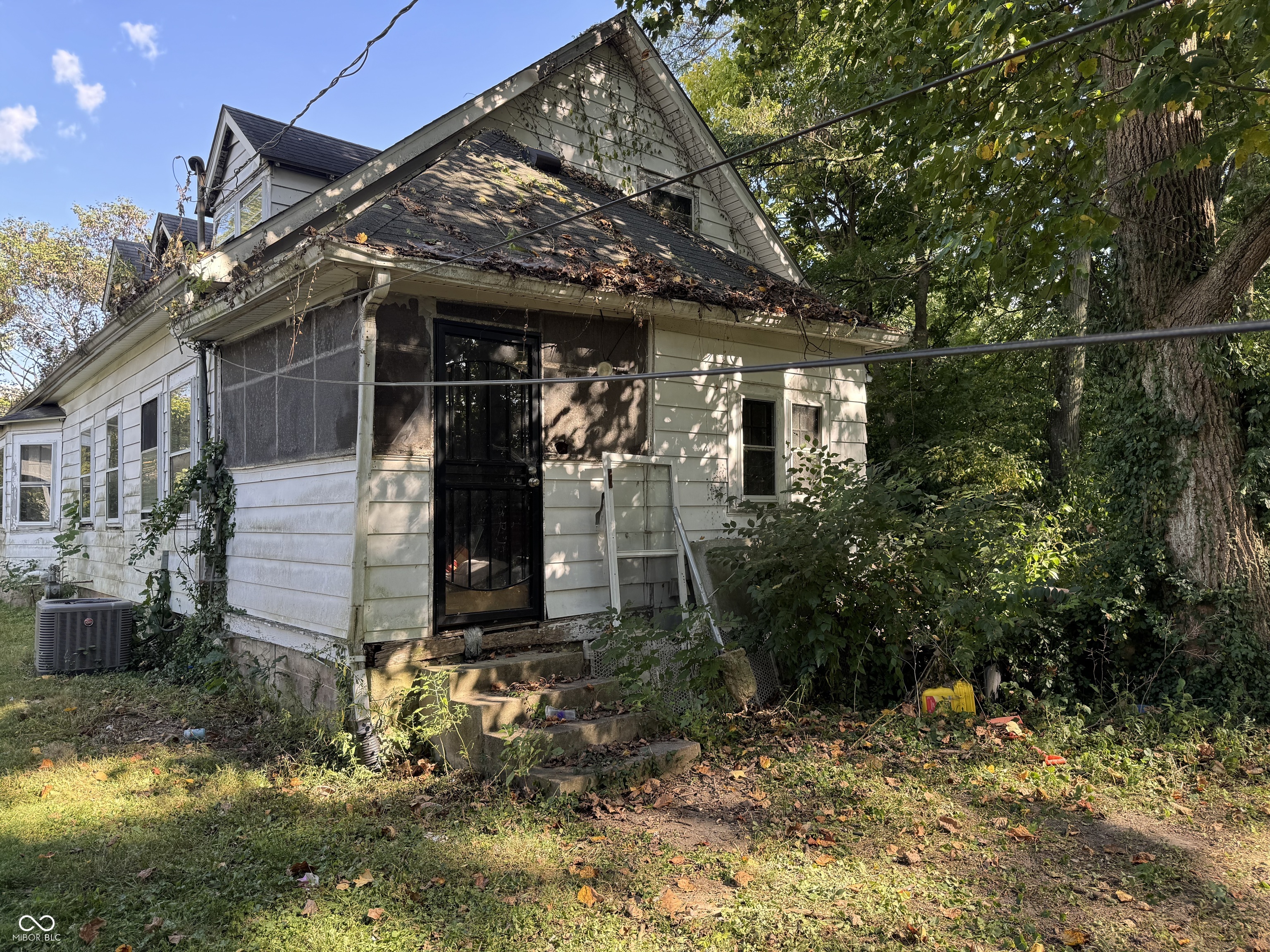 320 Lockerbie Street