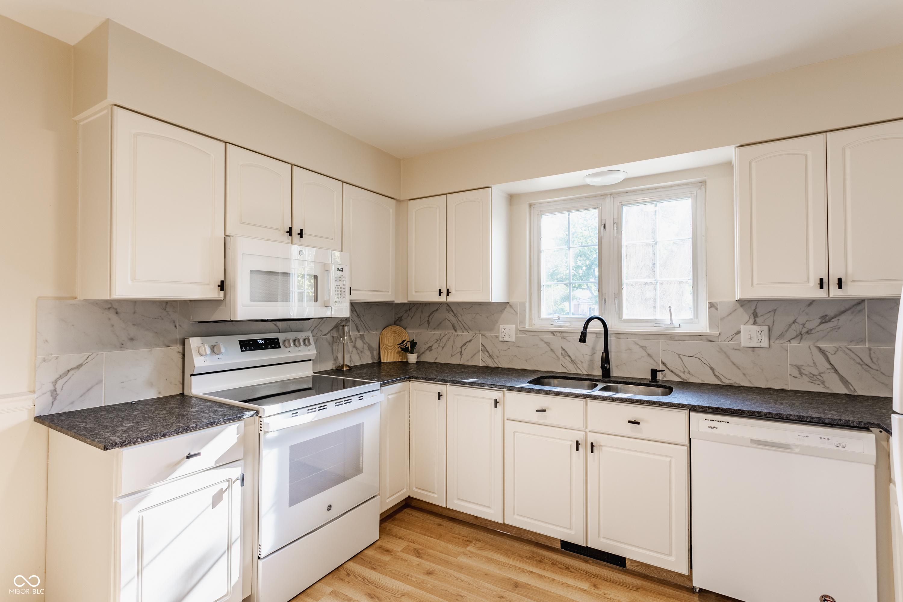 7352 Lions Head Drive Unit: 3B
