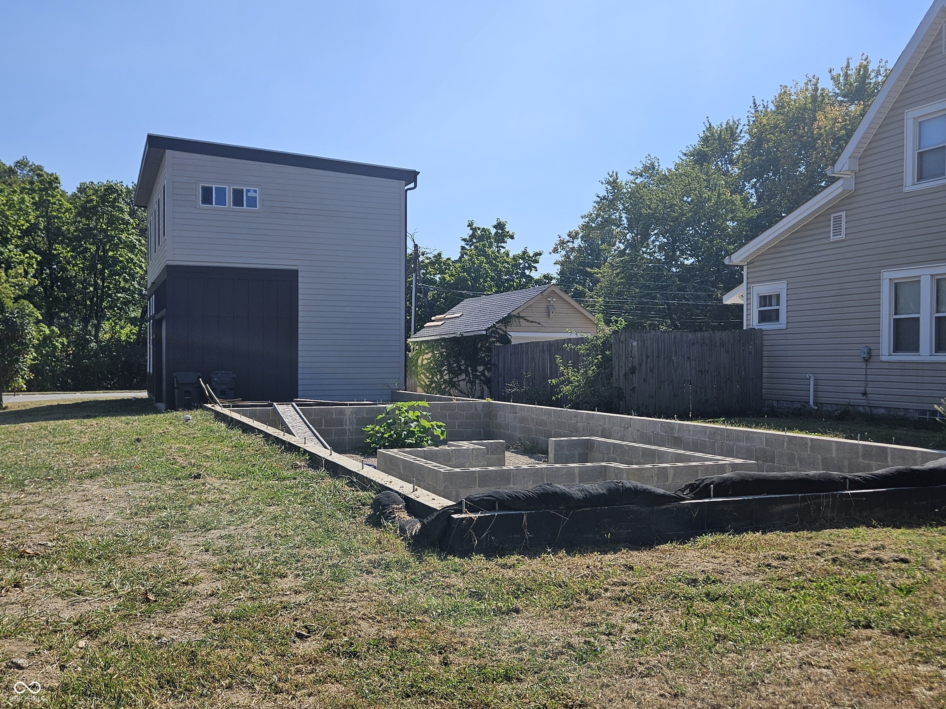965 E Minnesota Street