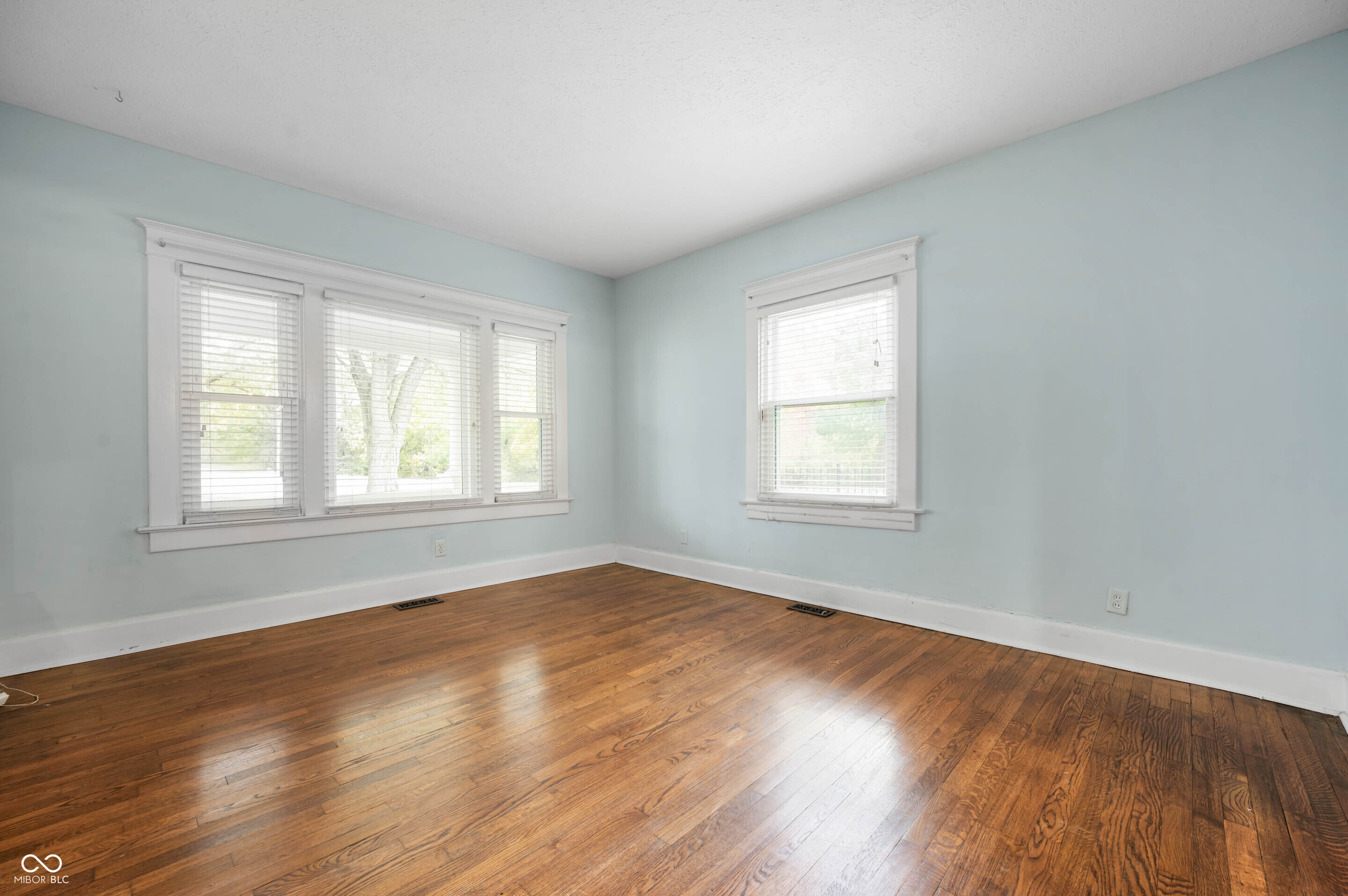 976 E Pleasant Run Parkway North Drive