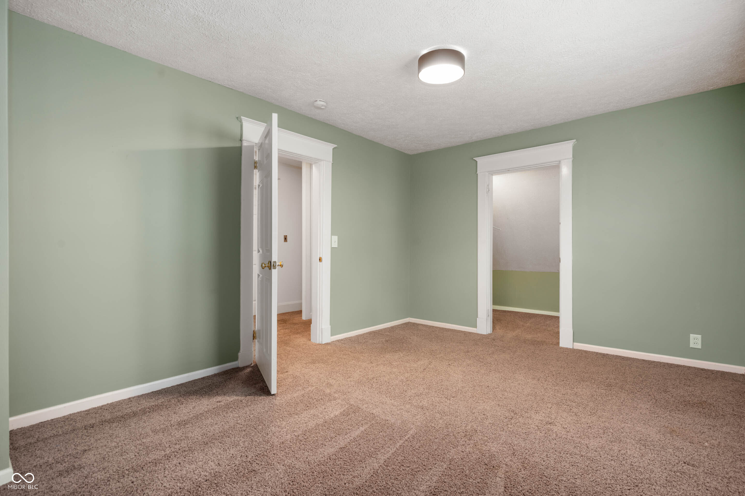 976 E Pleasant Run Parkway North Drive