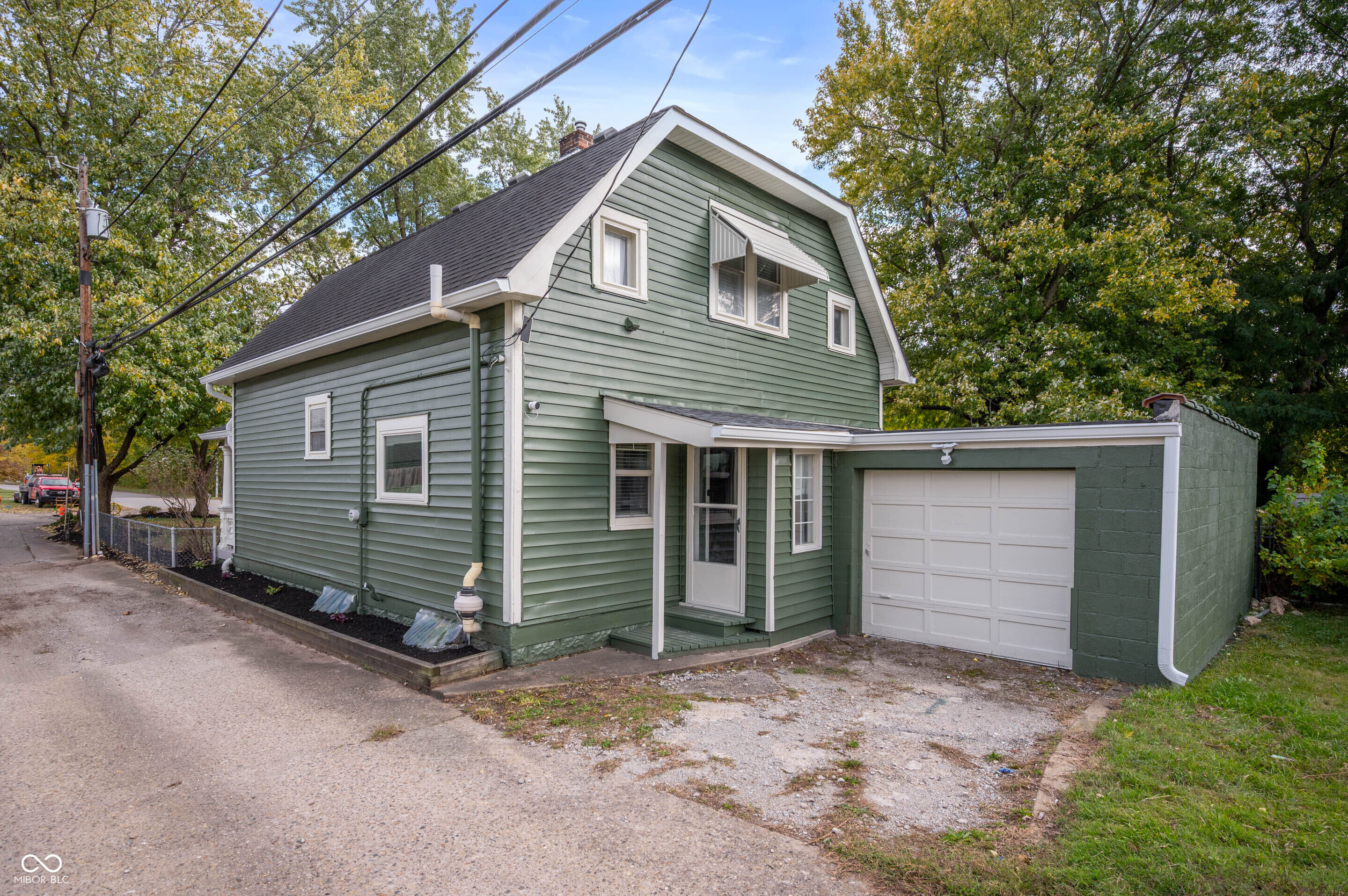 976 E Pleasant Run Parkway North Drive