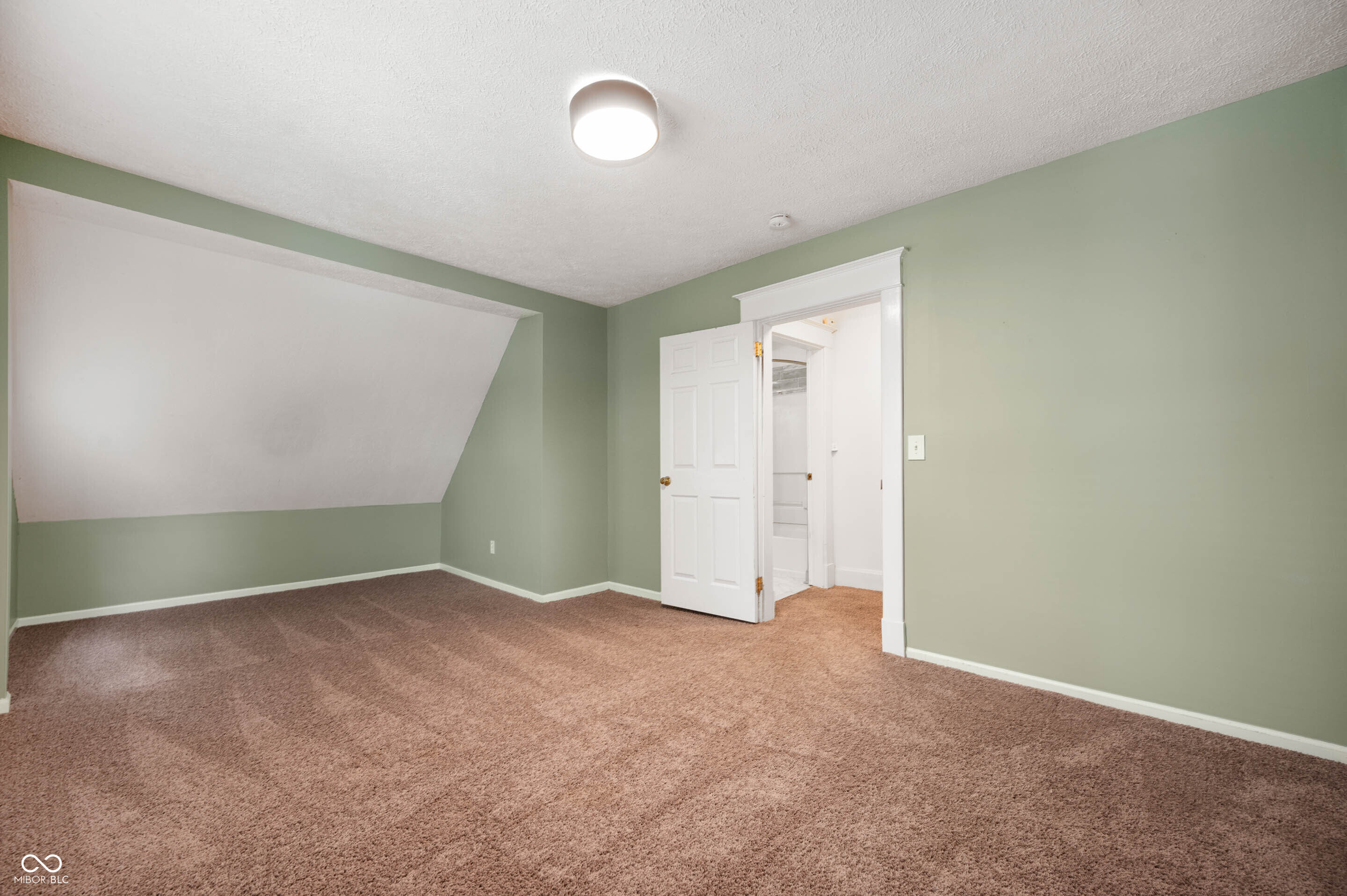 976 E Pleasant Run Parkway North Drive