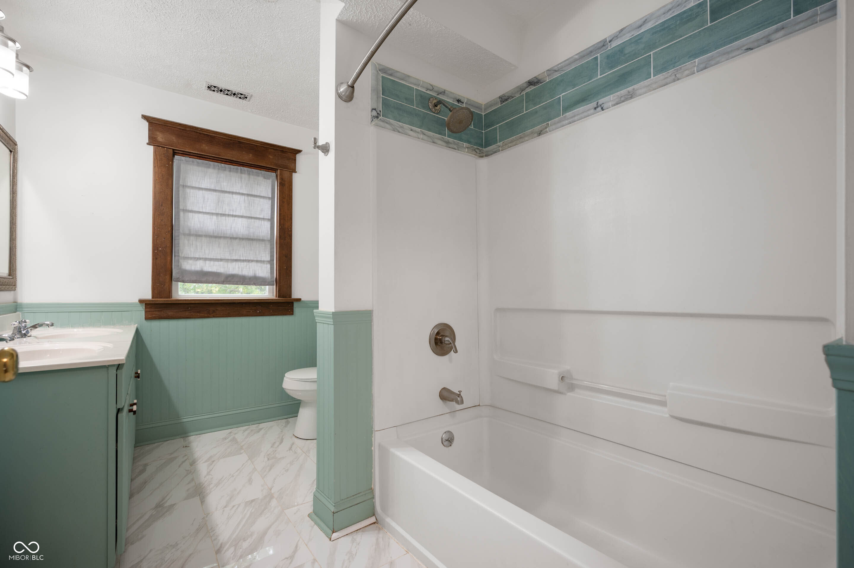 976 E Pleasant Run Parkway North Drive