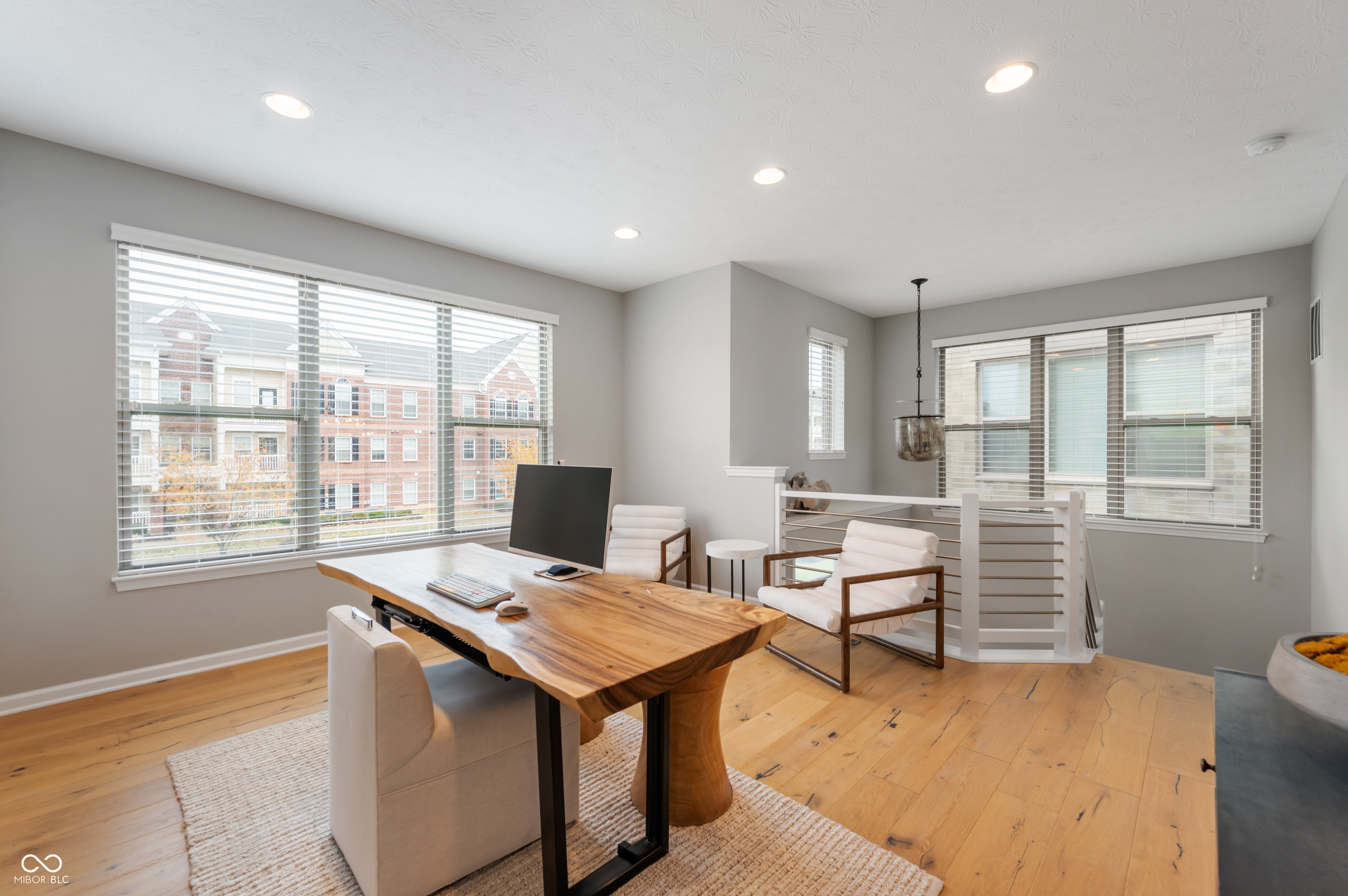 12937 Grand Boulevard