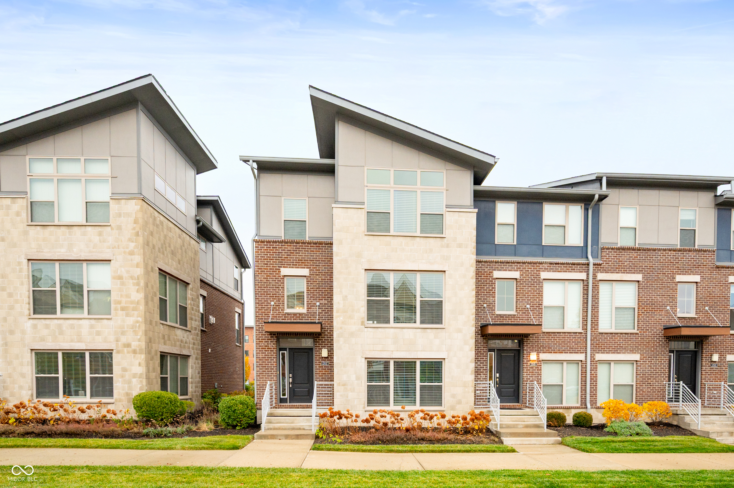 12937 Grand Boulevard