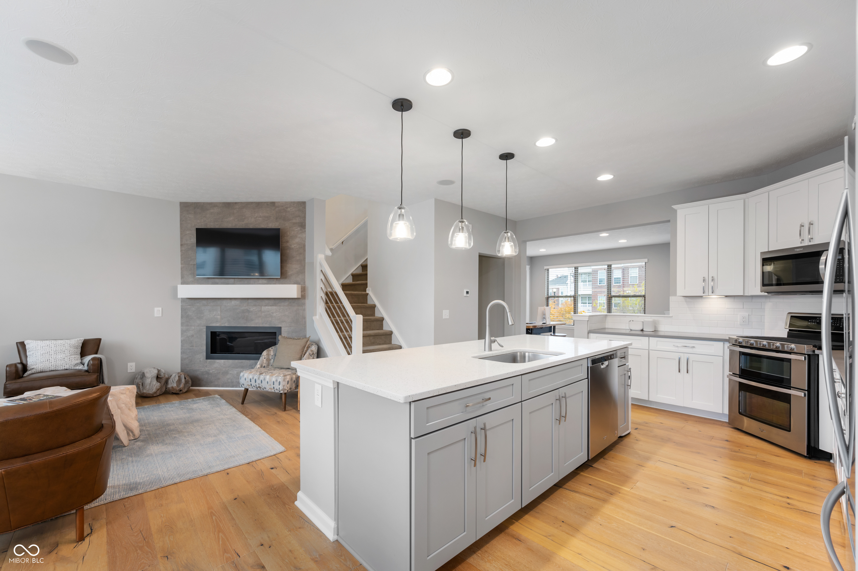 12937 Grand Boulevard