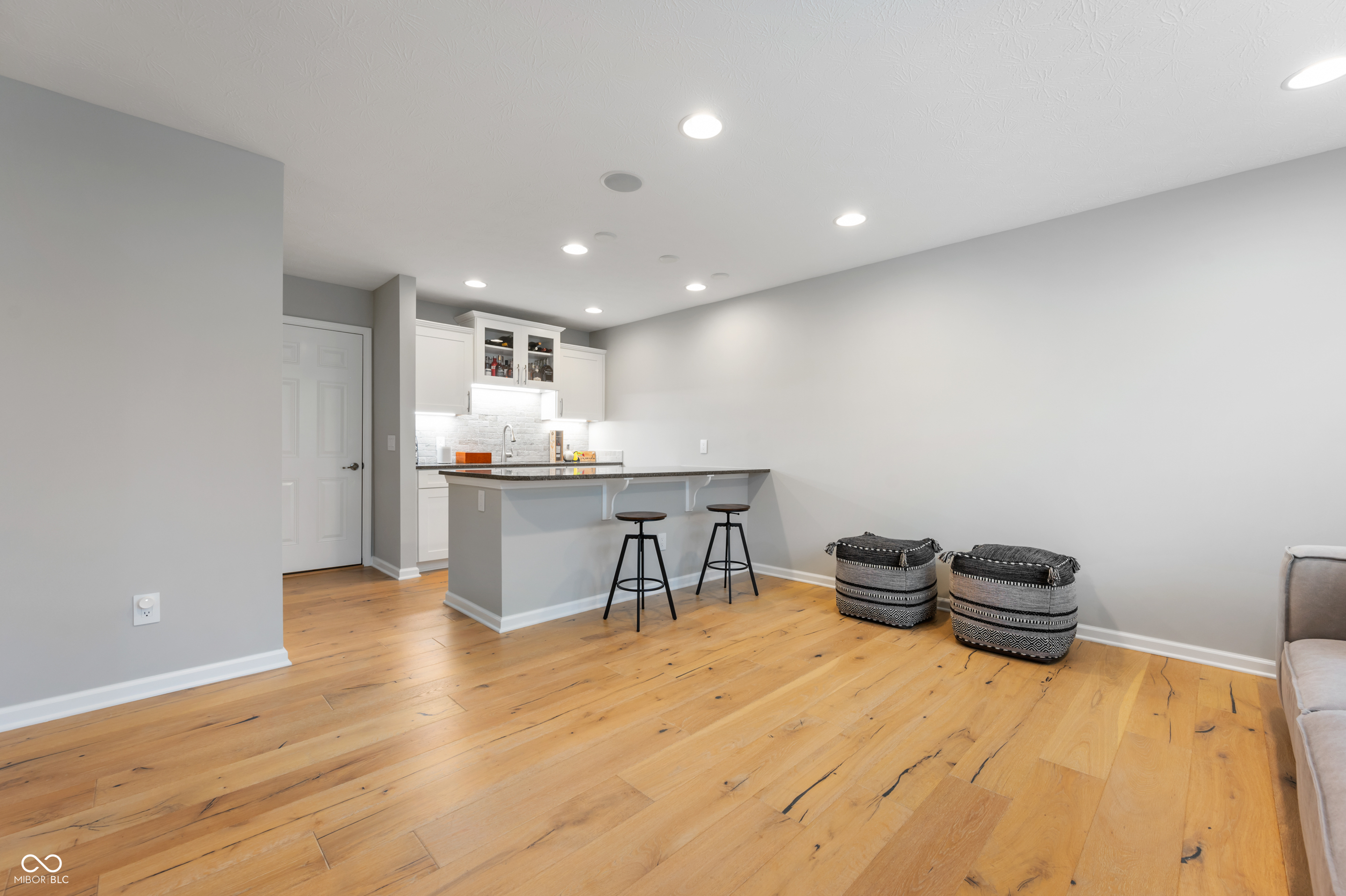 12937 Grand Boulevard