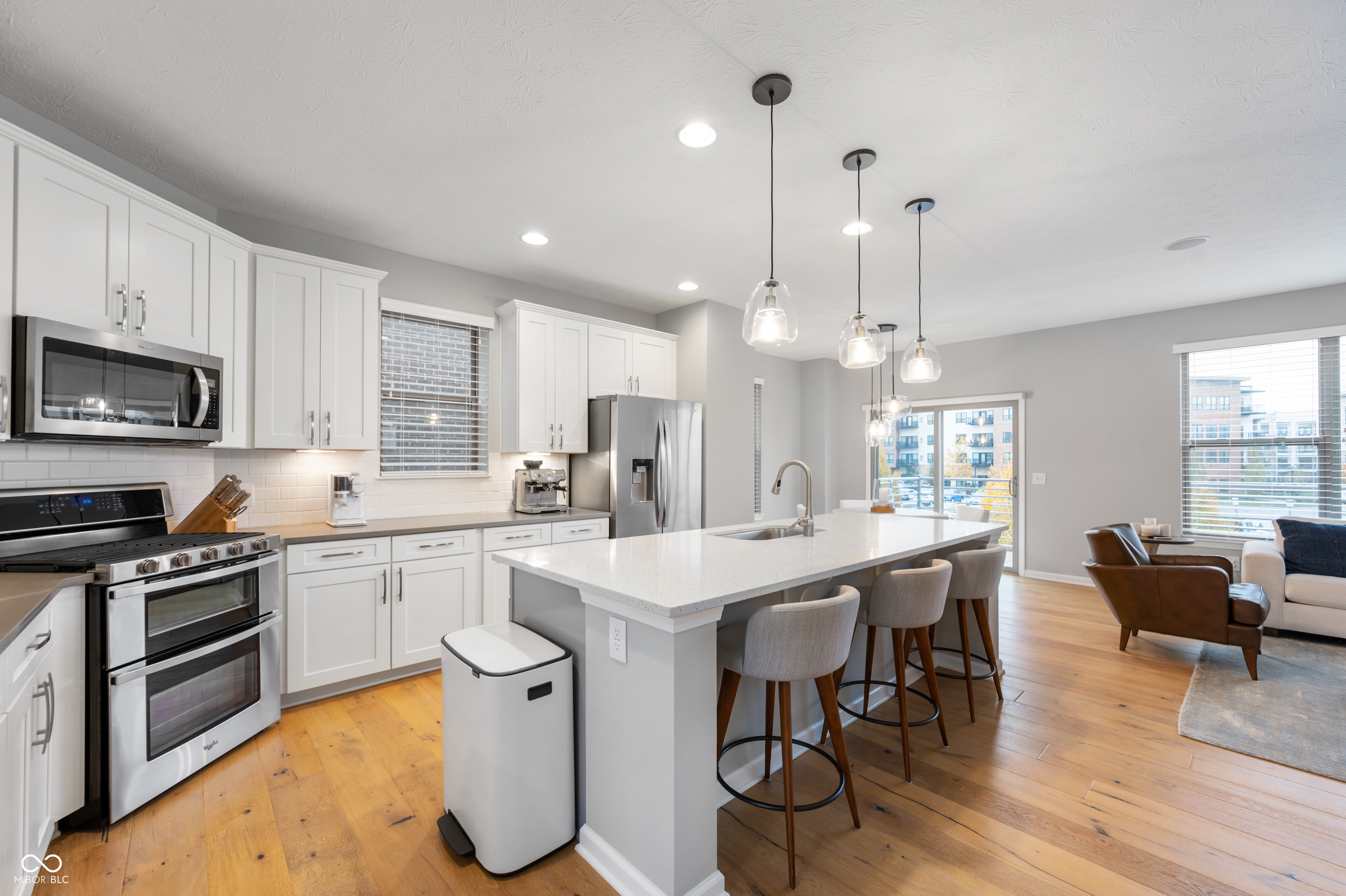 12937 Grand Boulevard