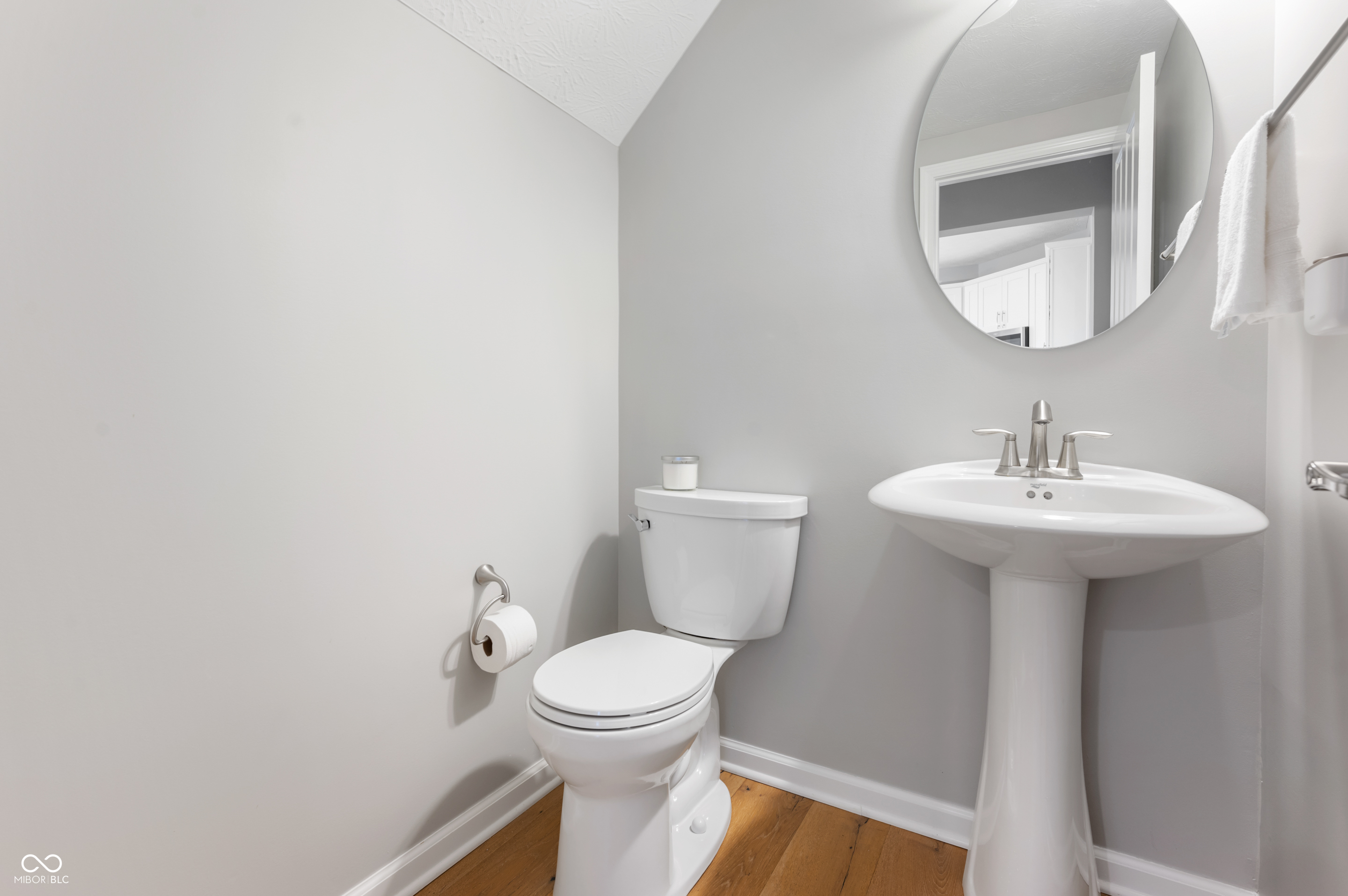 12937 Grand Boulevard