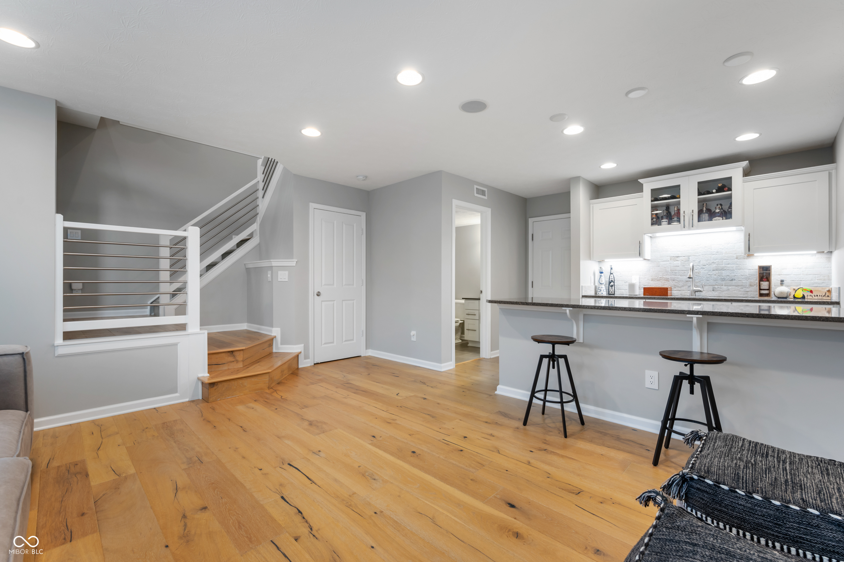 12937 Grand Boulevard