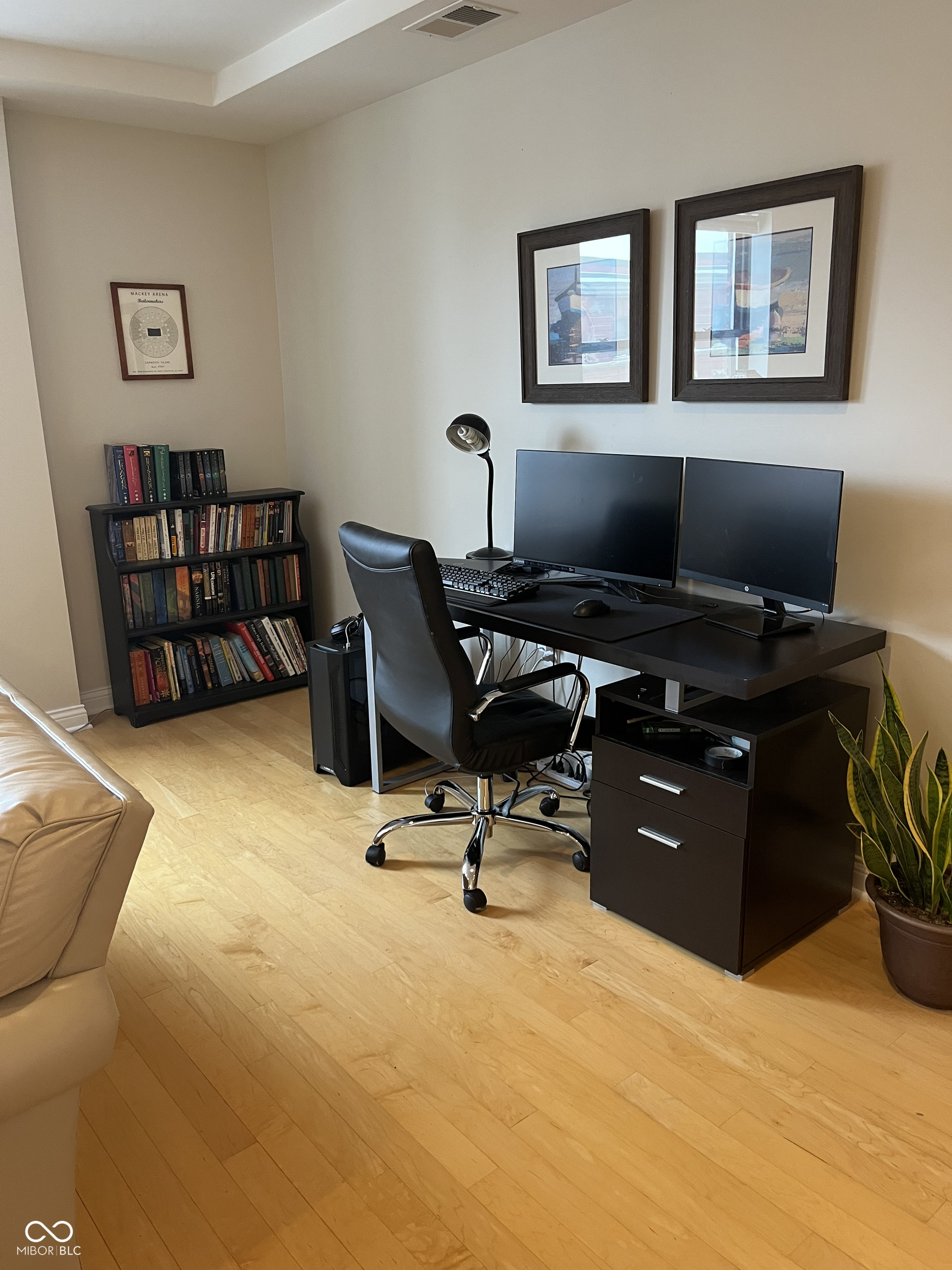 350 N Meridian Street Unit: 603