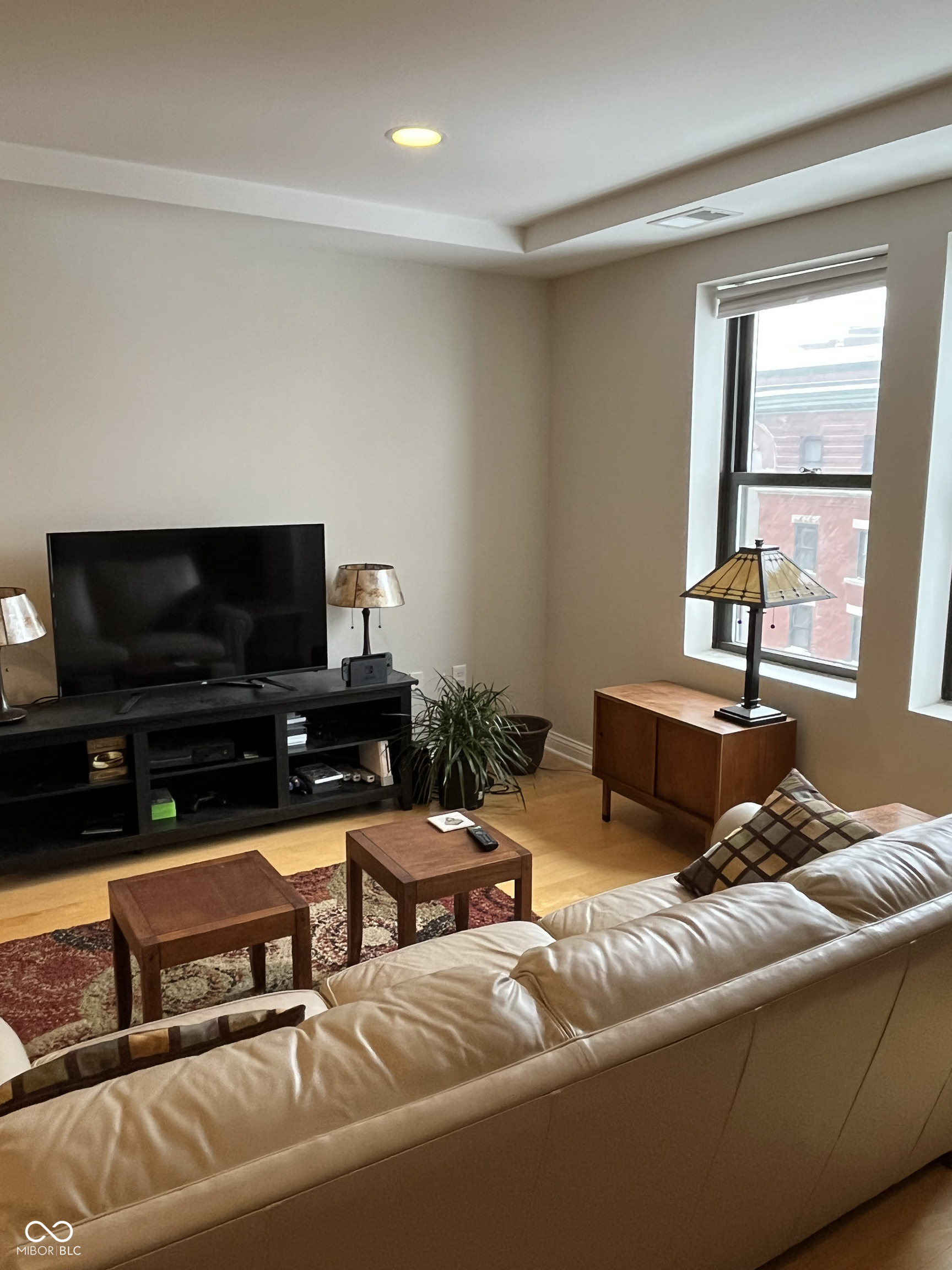 350 N Meridian Street Unit: 603