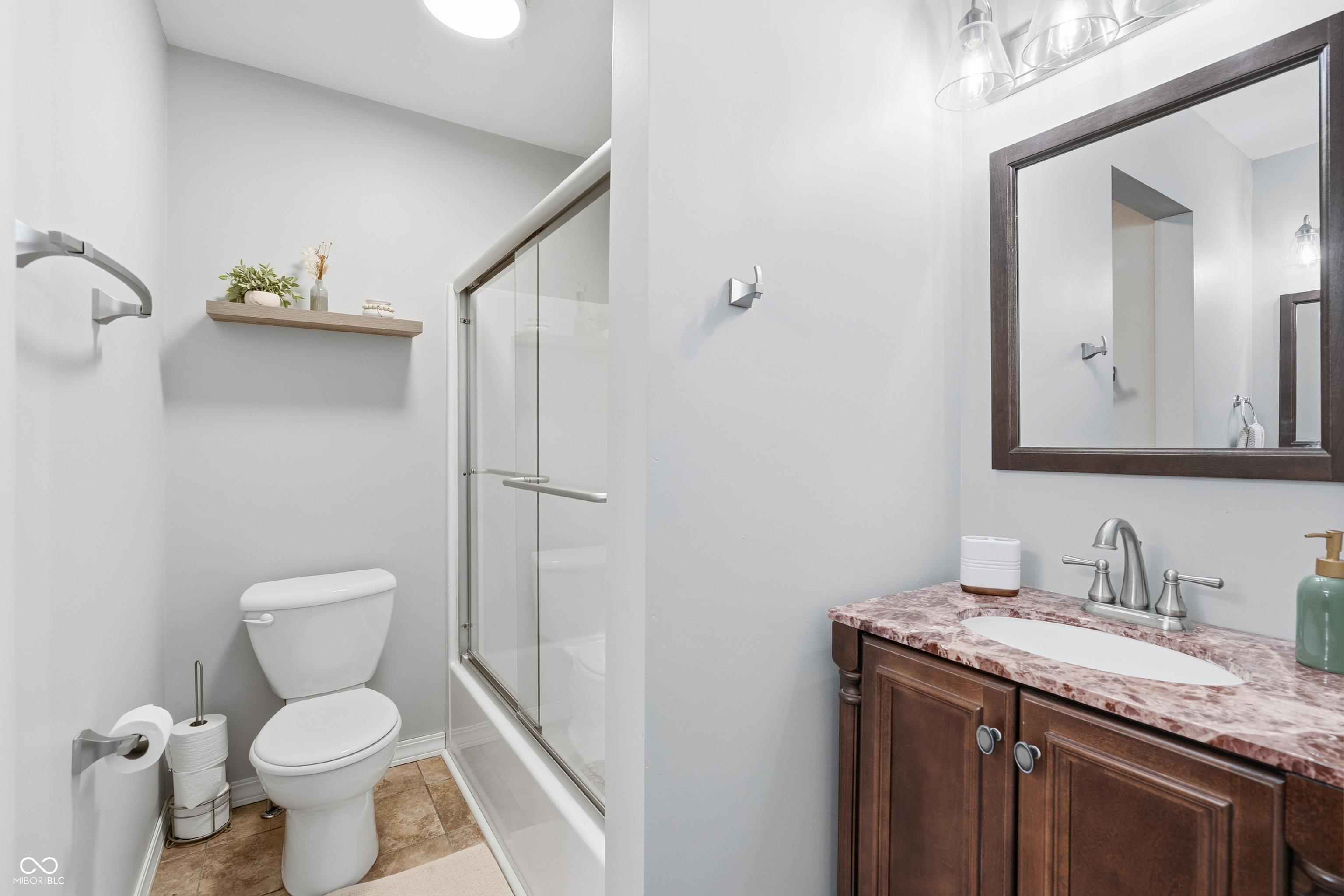 2042 N College Avenue