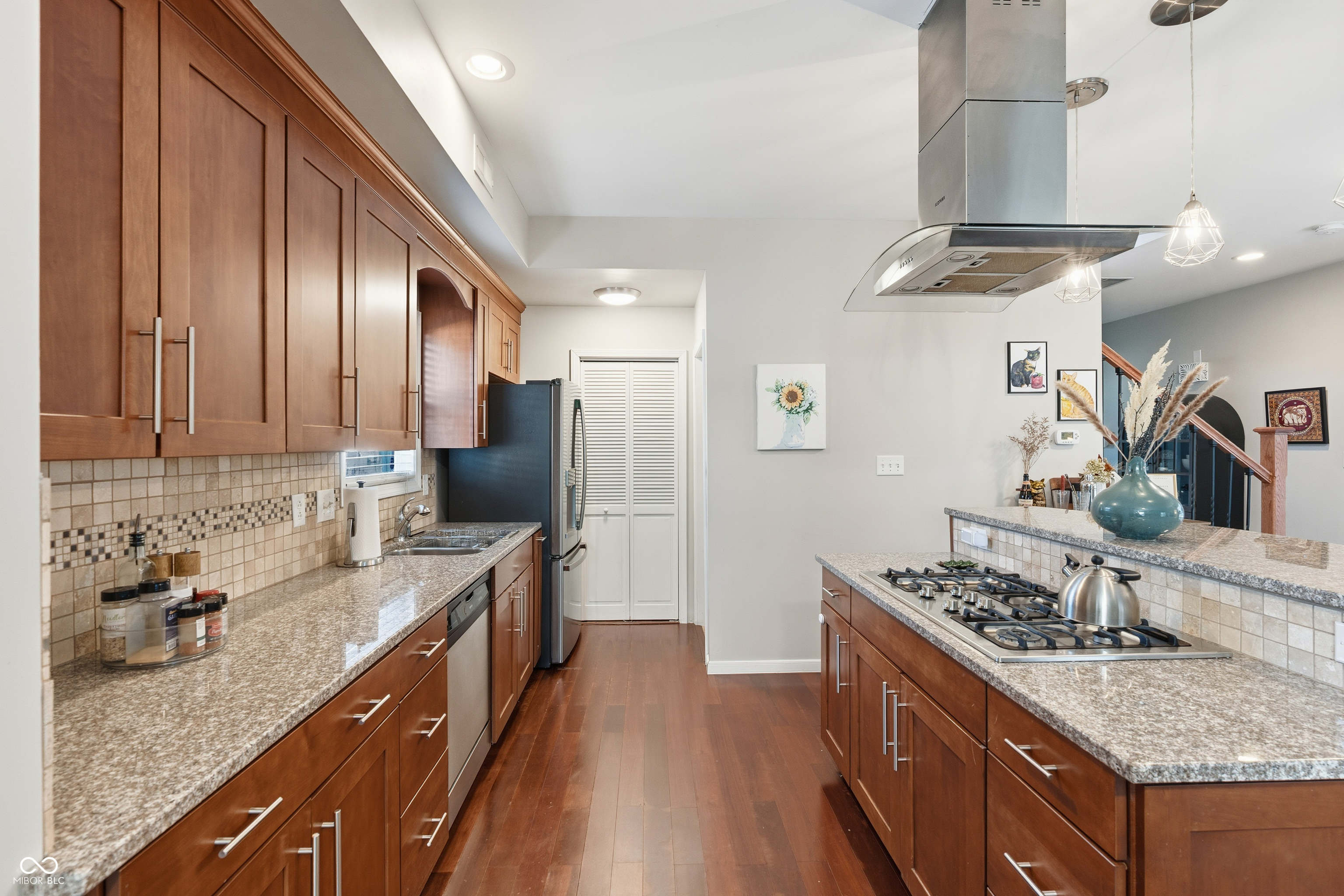 2042 N College Avenue