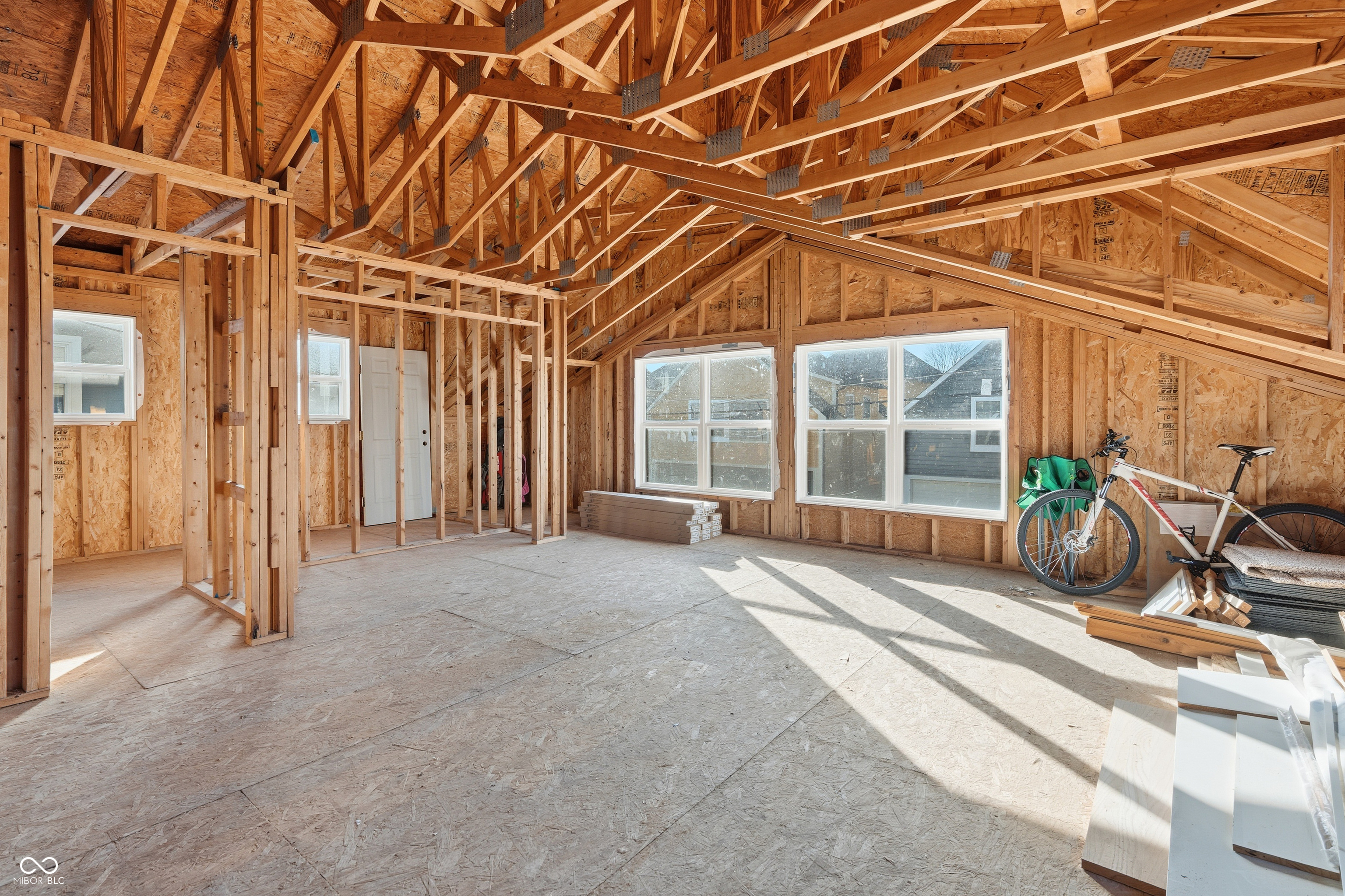 2042 N College Avenue