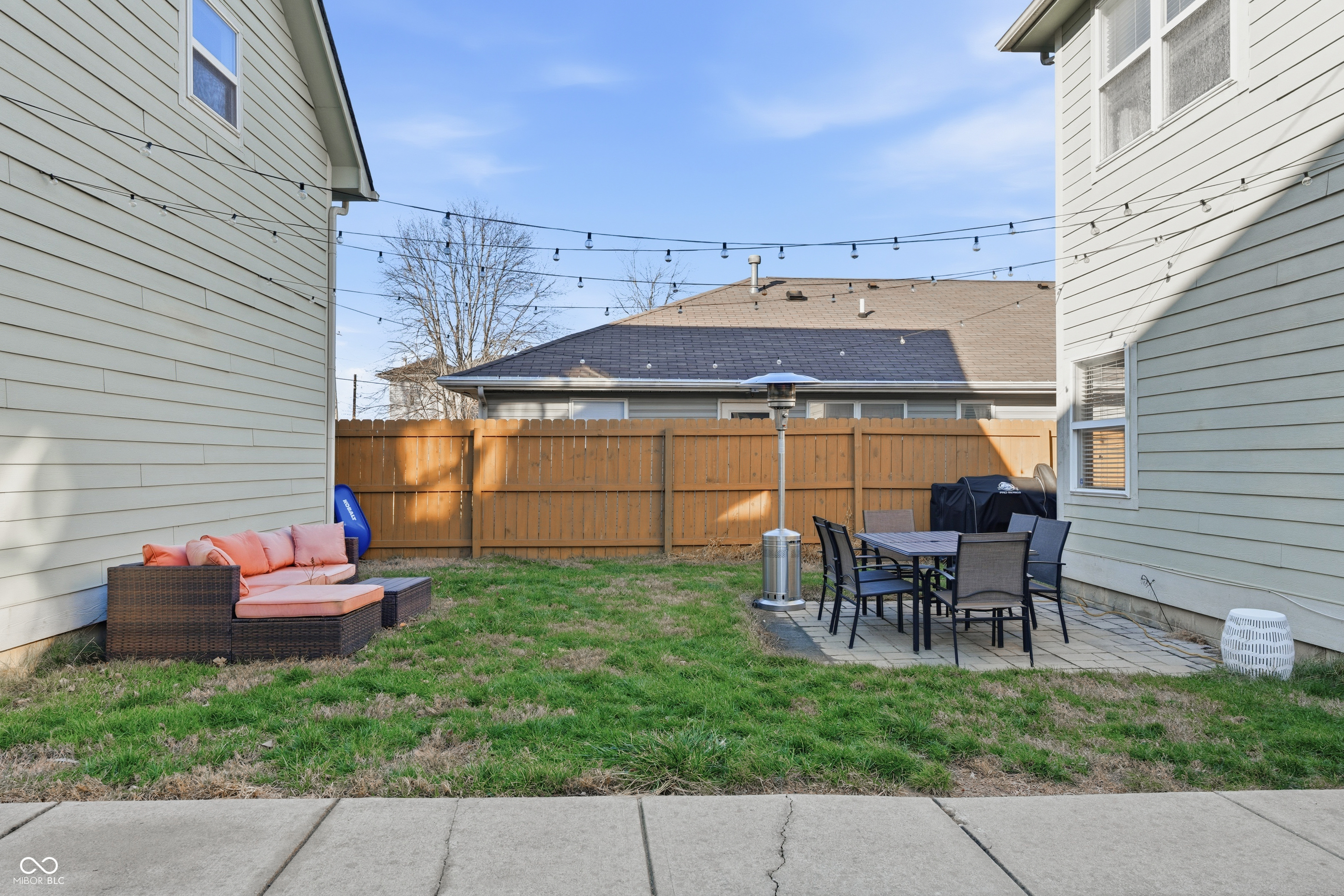 2042 N College Avenue