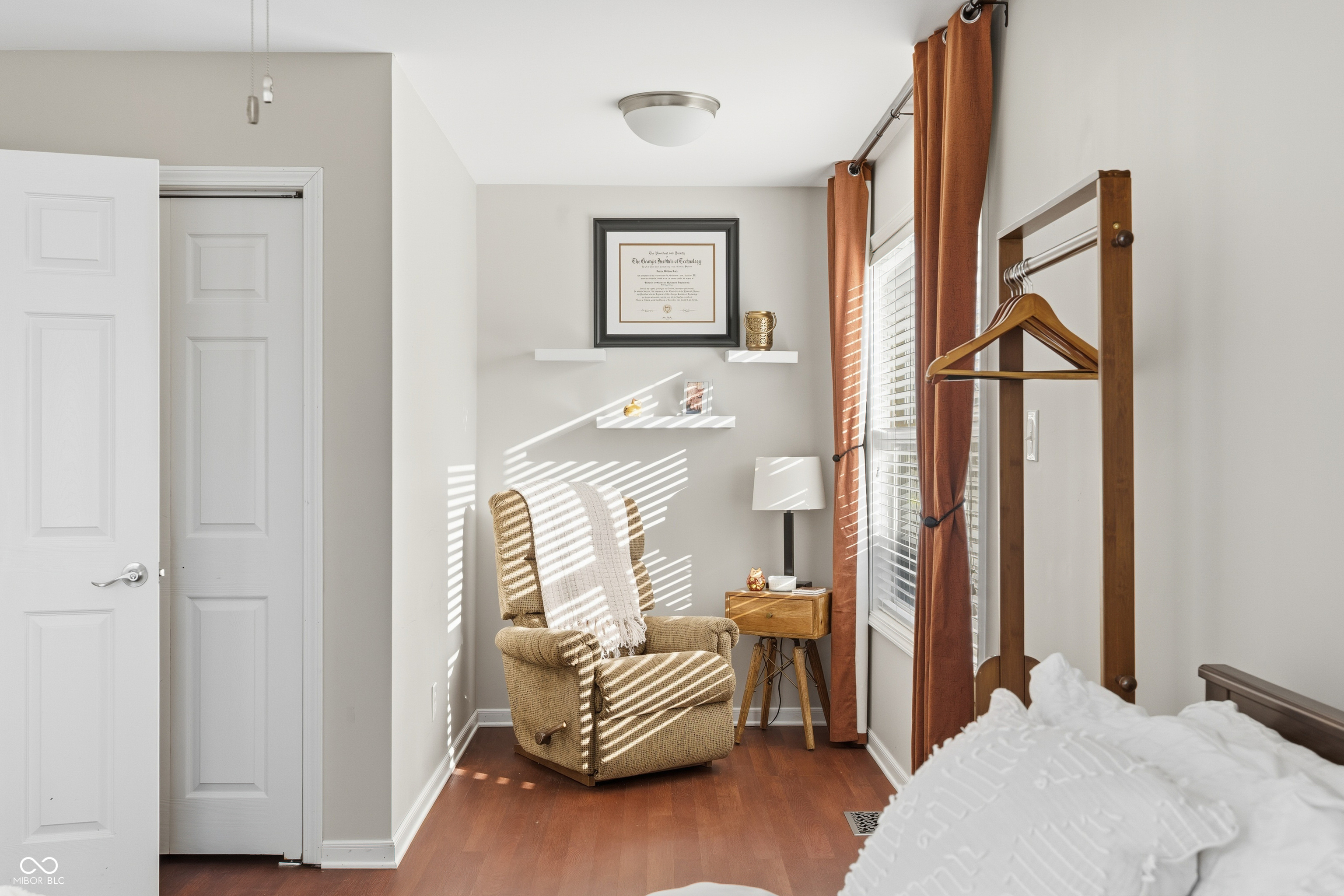 2042 N College Avenue