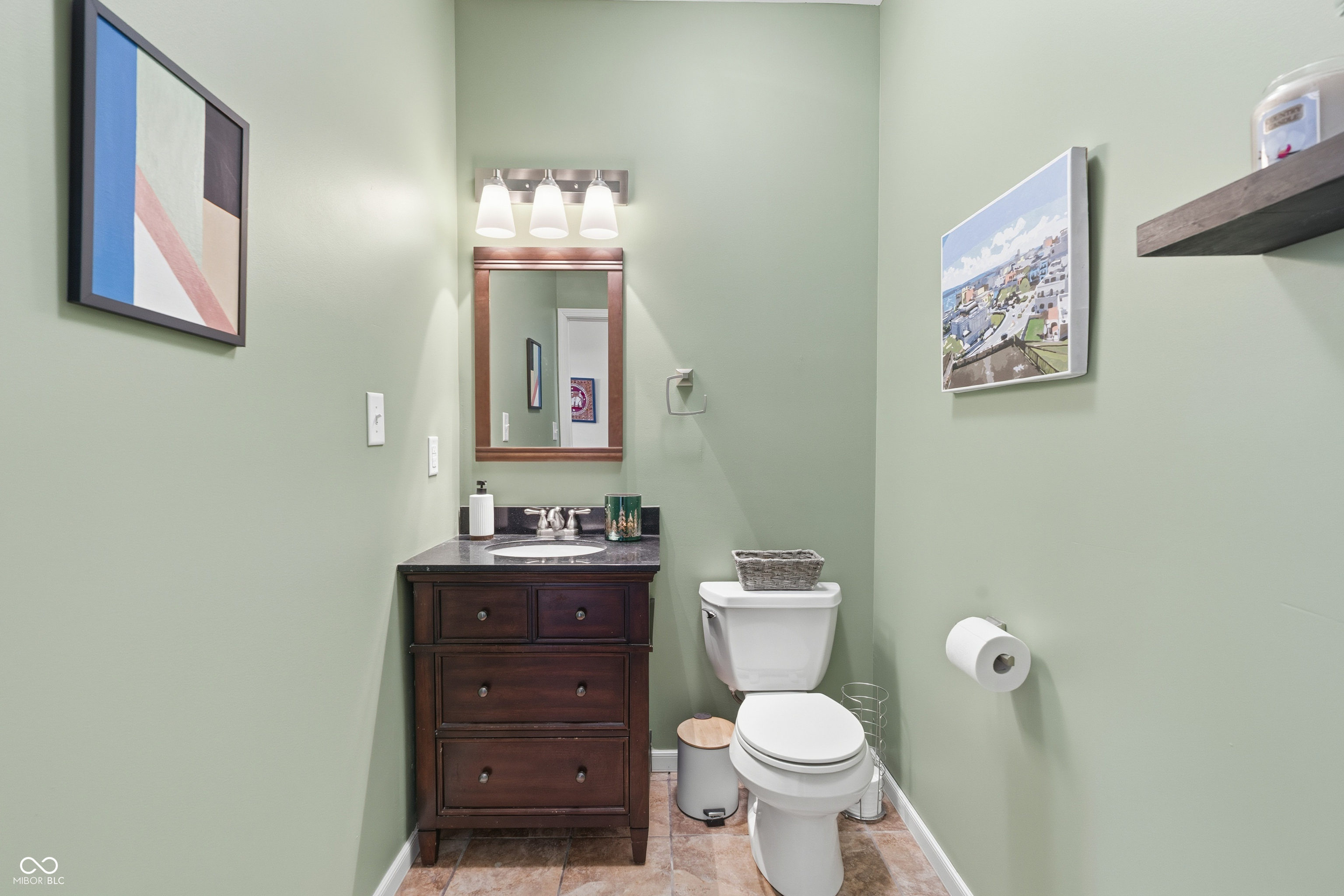 2042 N College Avenue