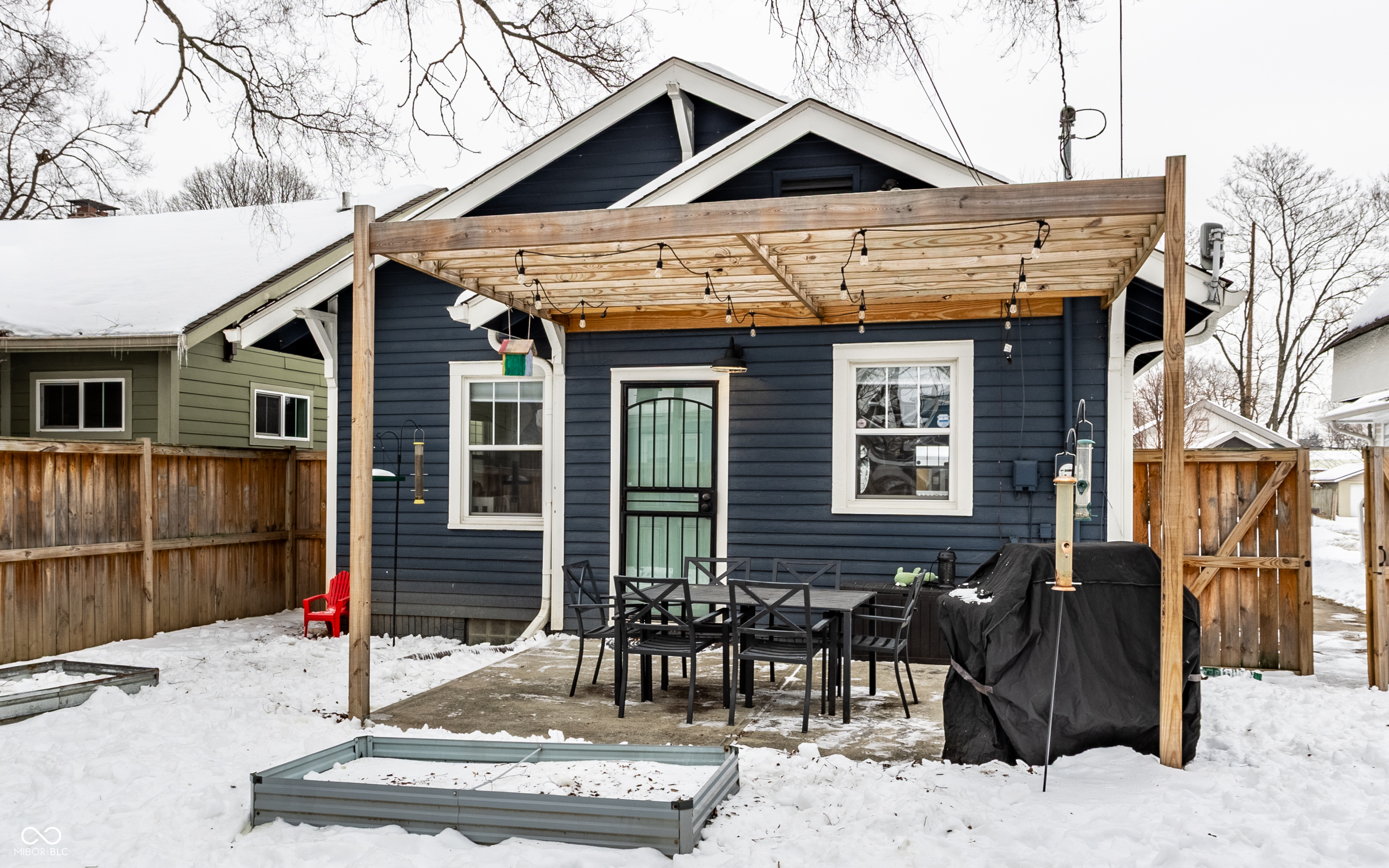 4718 Winthrop Avenue