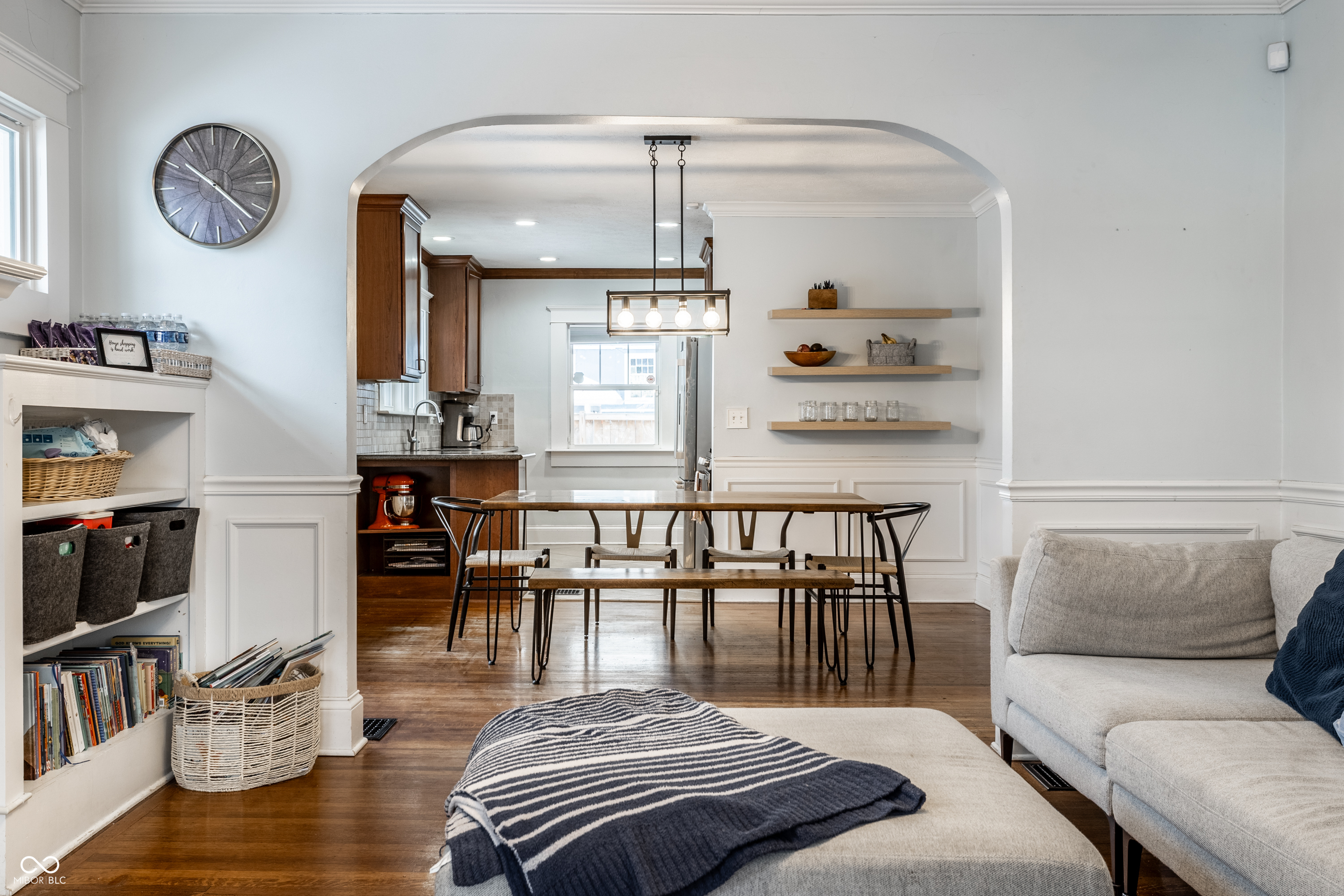 4718 Winthrop Avenue