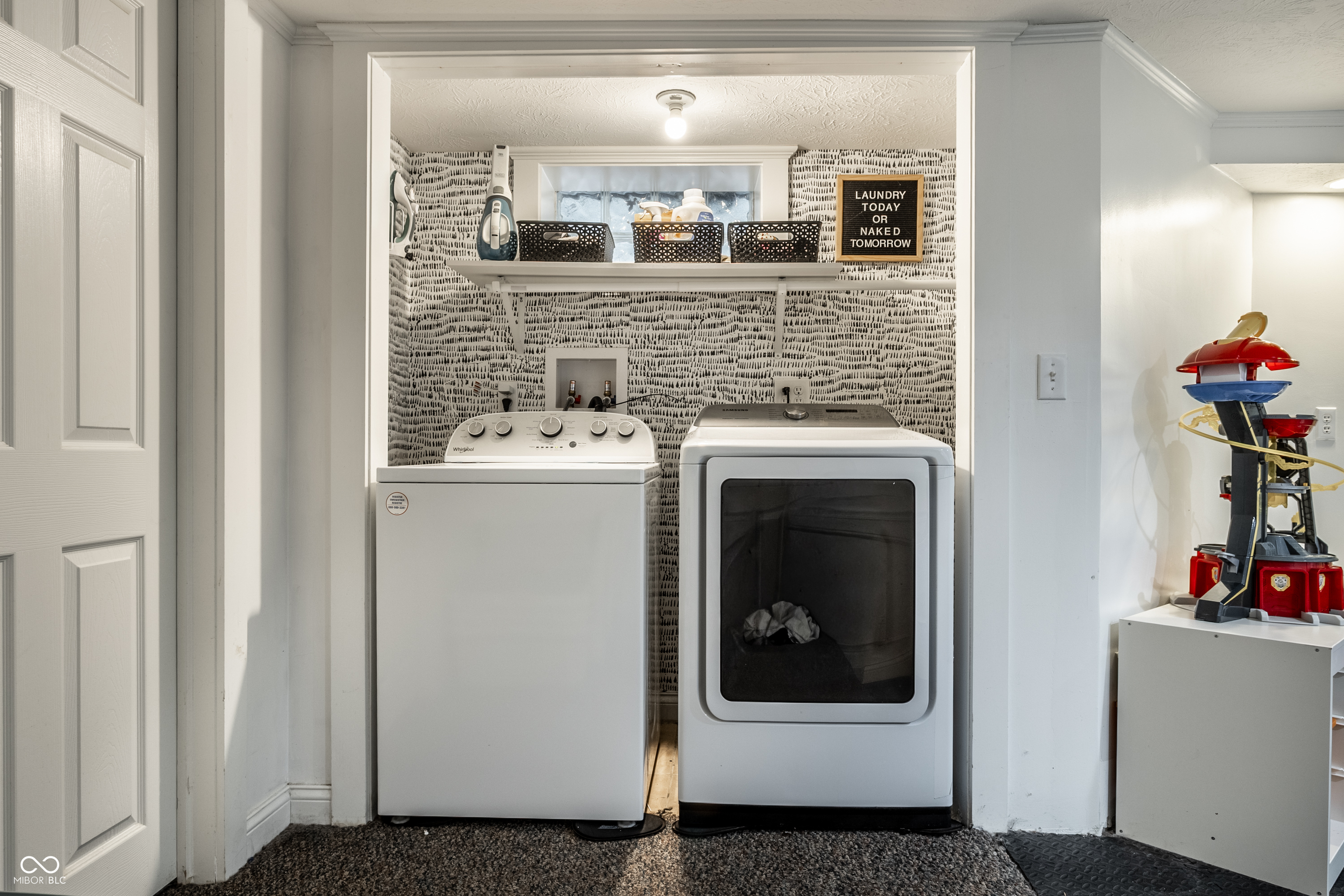 4718 Winthrop Avenue