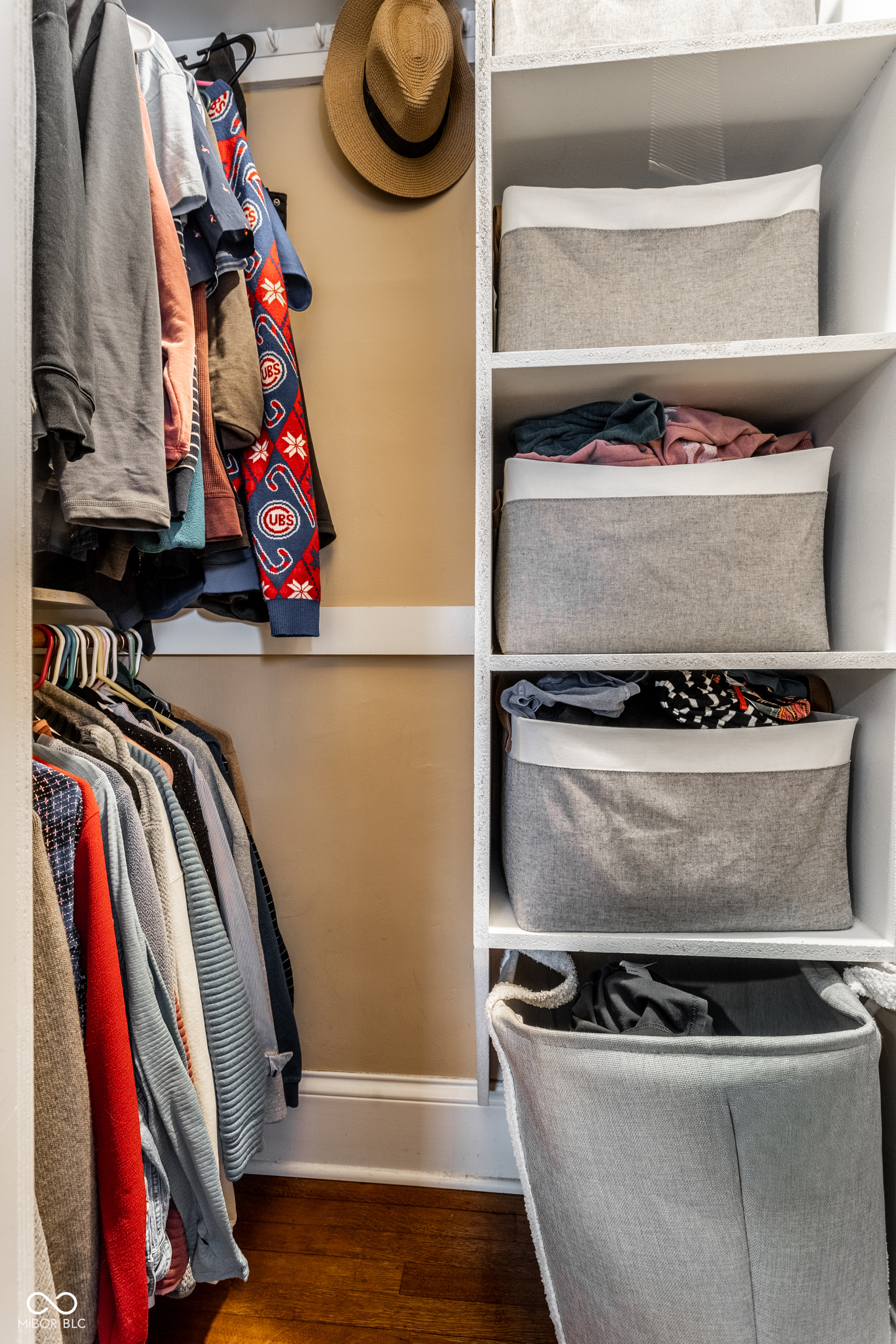 4718 Winthrop Avenue