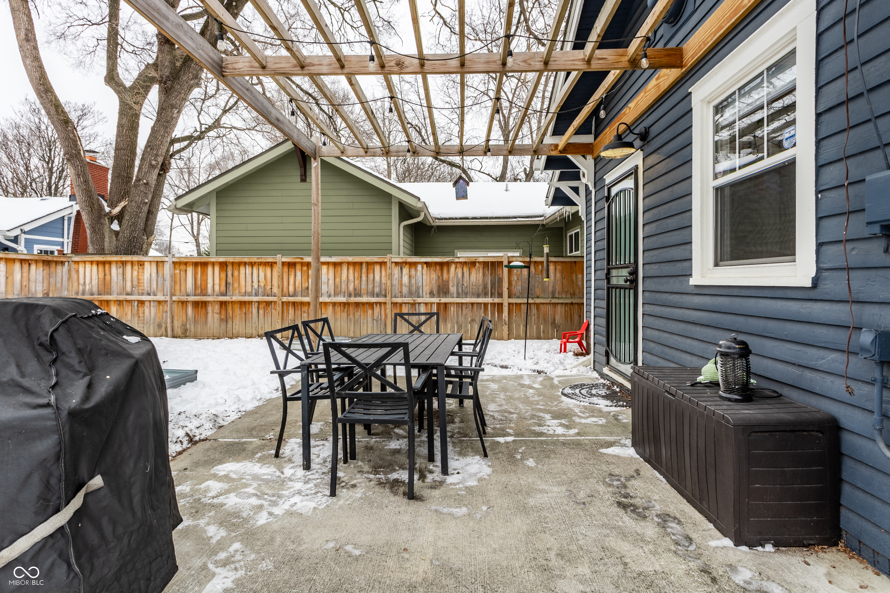 4718 Winthrop Avenue