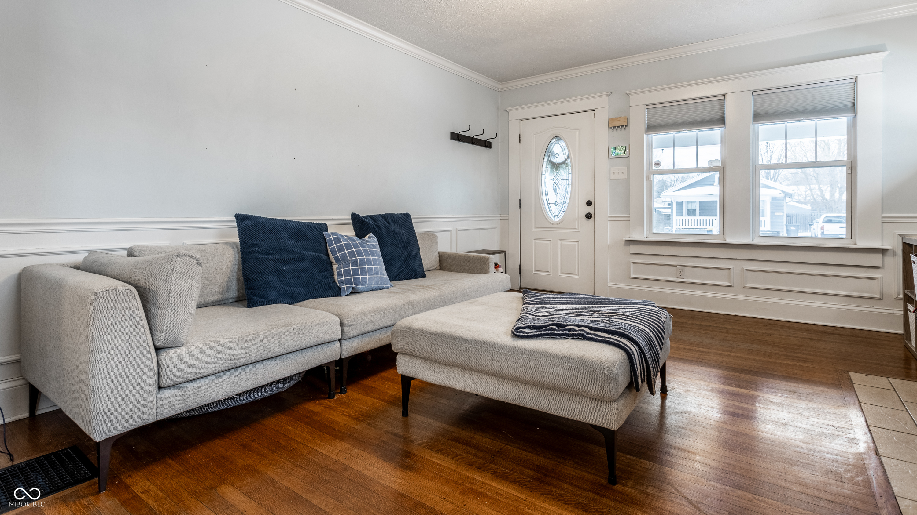 4718 Winthrop Avenue