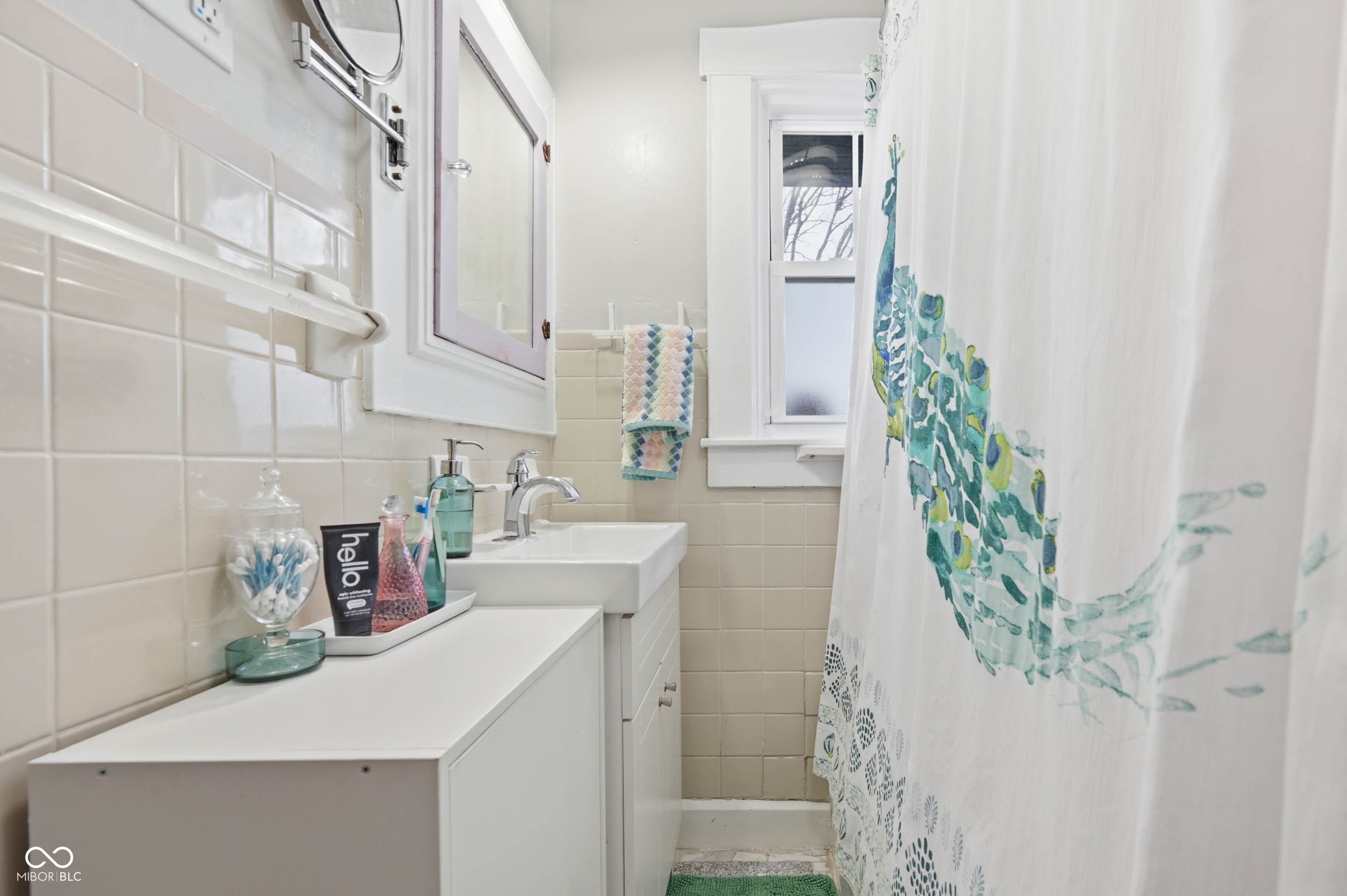 3946 N College Avenue