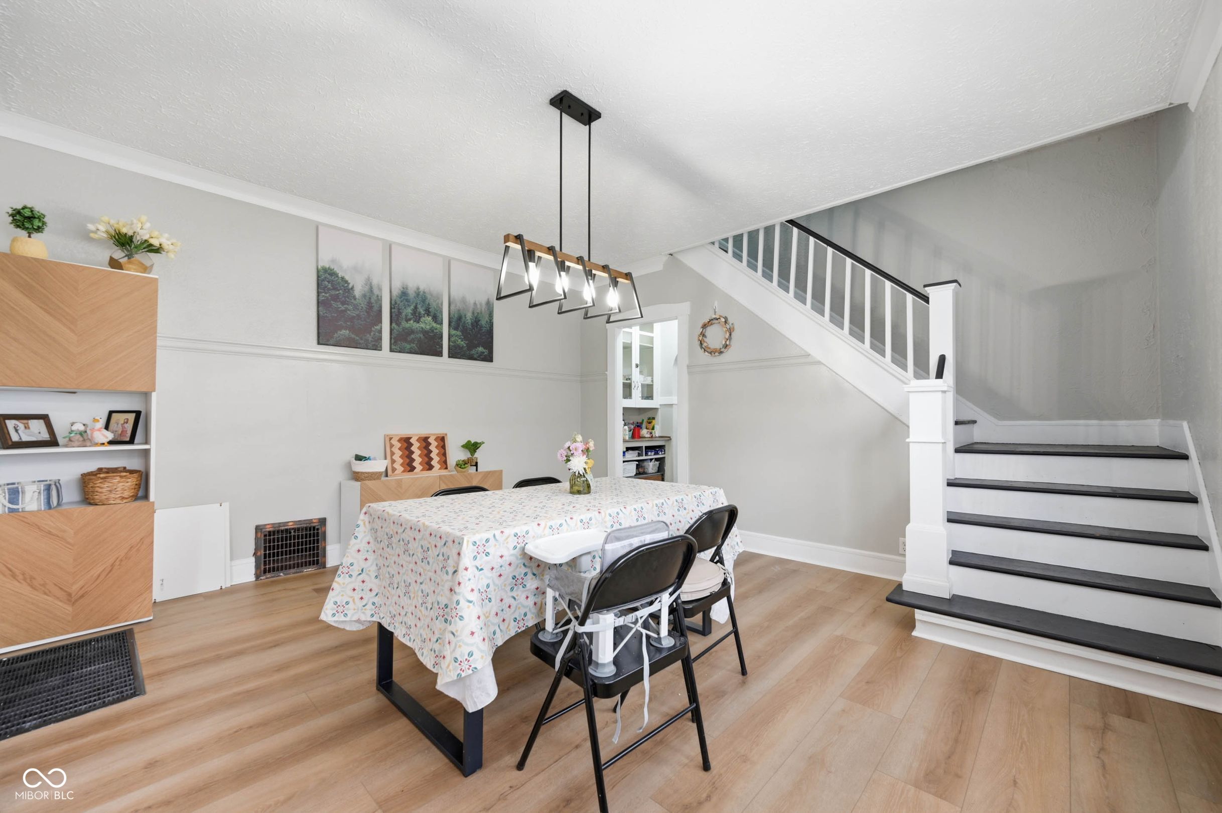 3946 N College Avenue