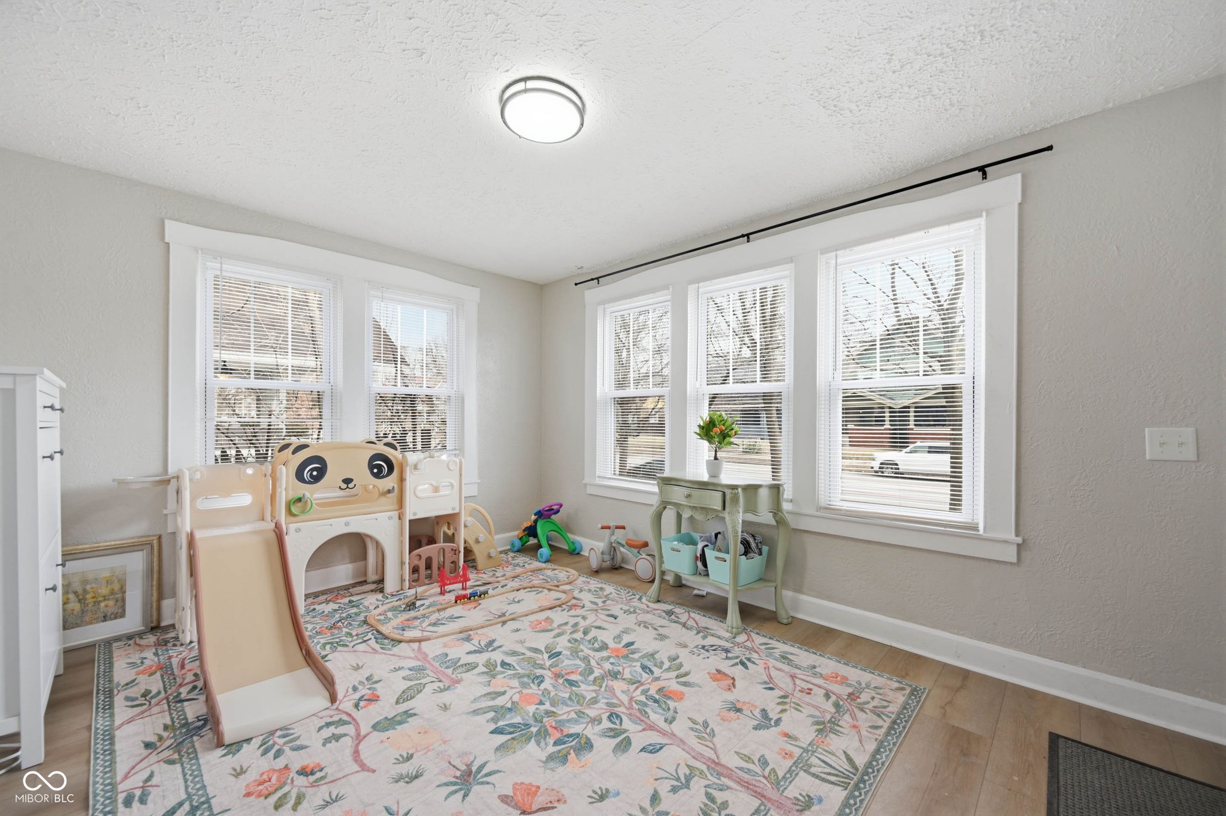 3946 N College Avenue