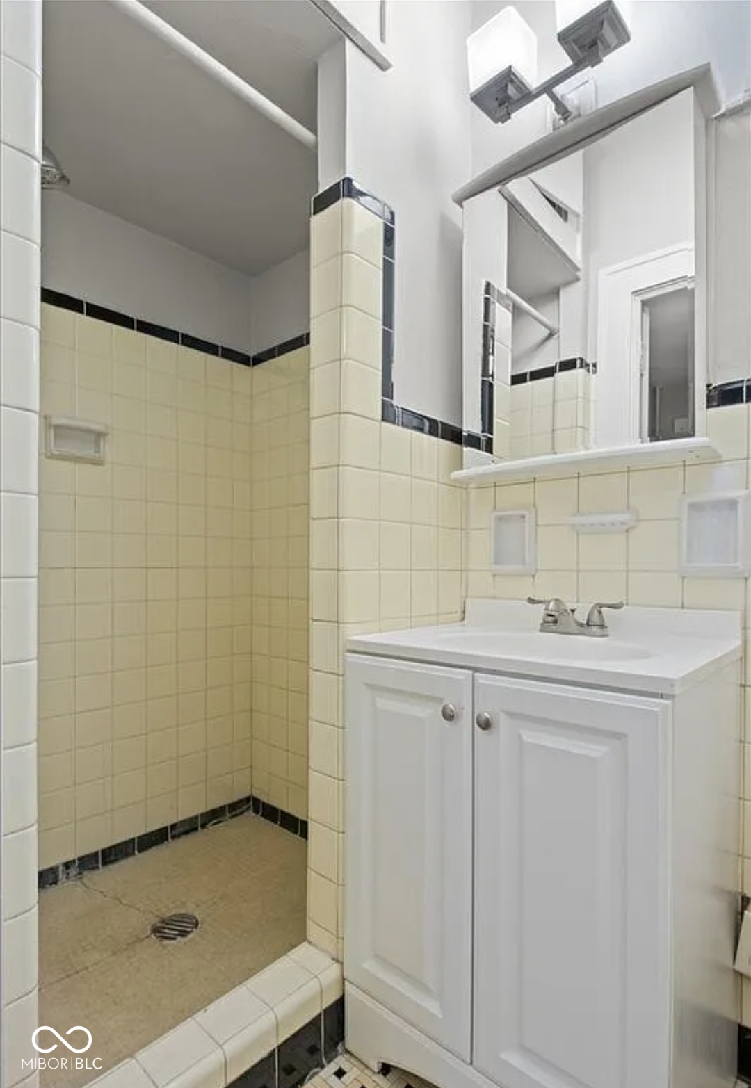 624 Woodruff Place Middle Drive