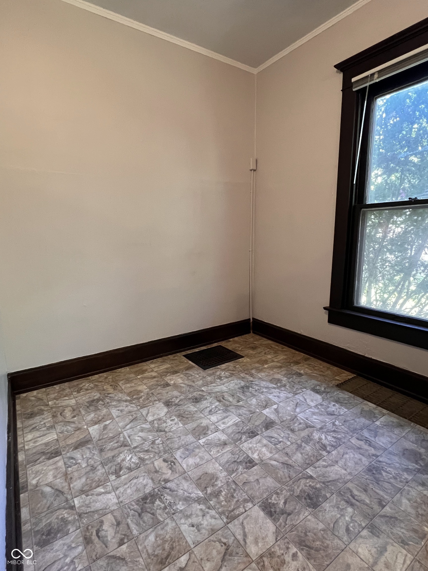 625 Woodruff Place Middle Drive