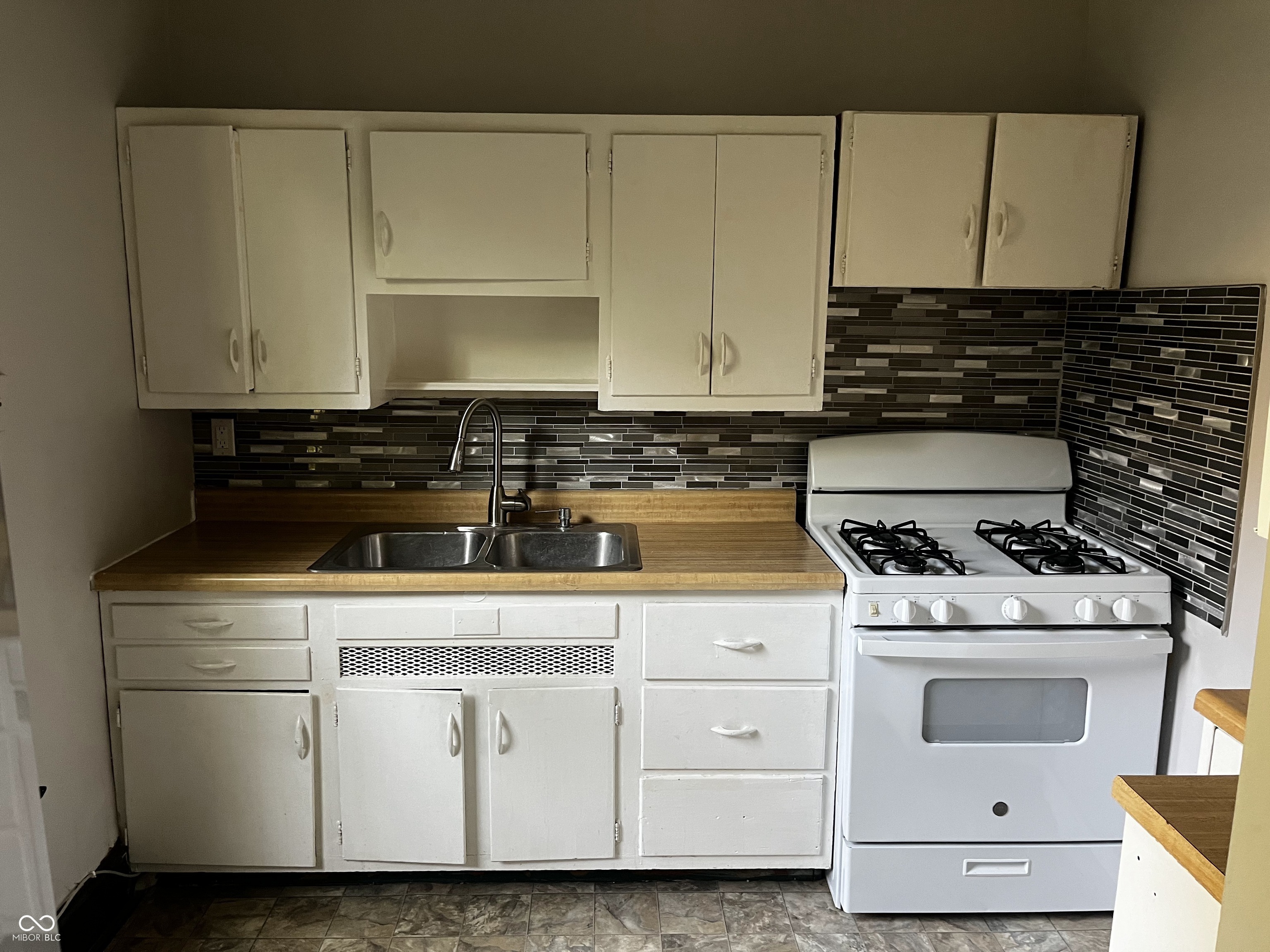 625 Woodruff Place Middle Drive