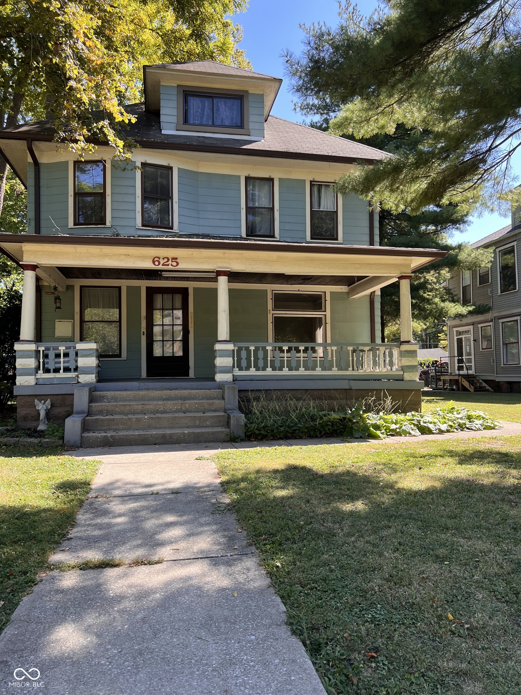 625 Woodruff Place Middle Drive