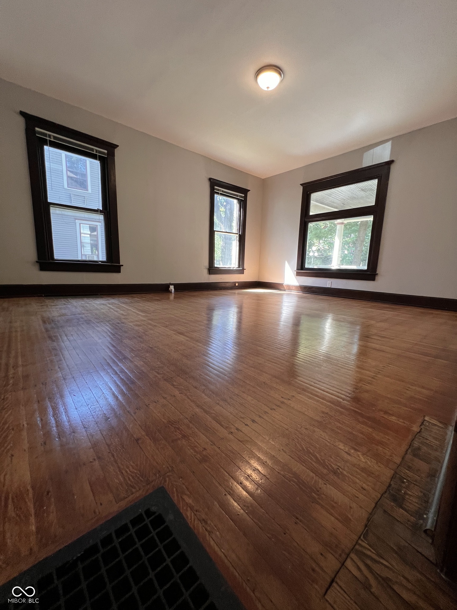 625 Woodruff Place Middle Drive